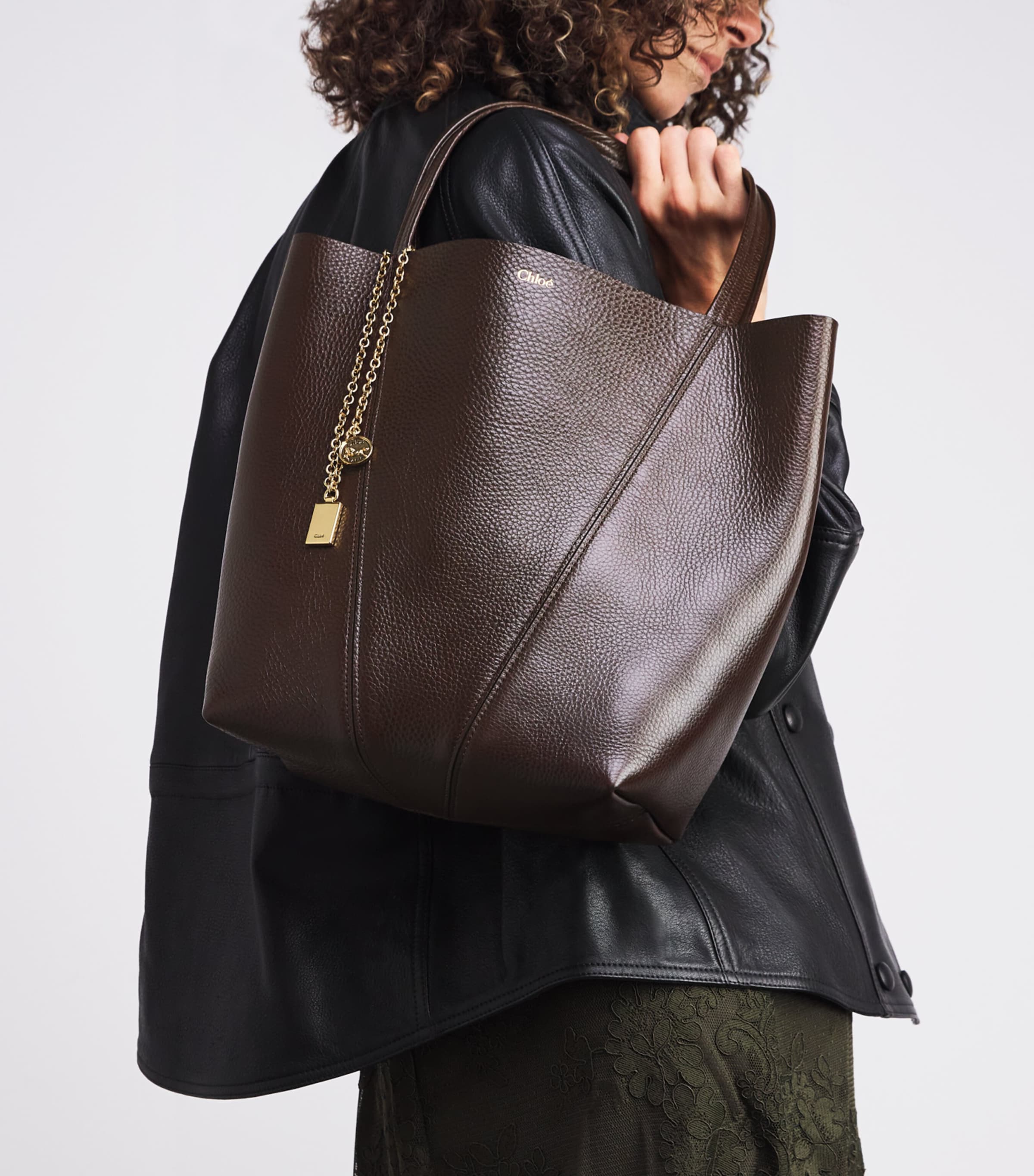 Chloé Medium Calfskin Spin Tote Bag Kohl Brown Image 2