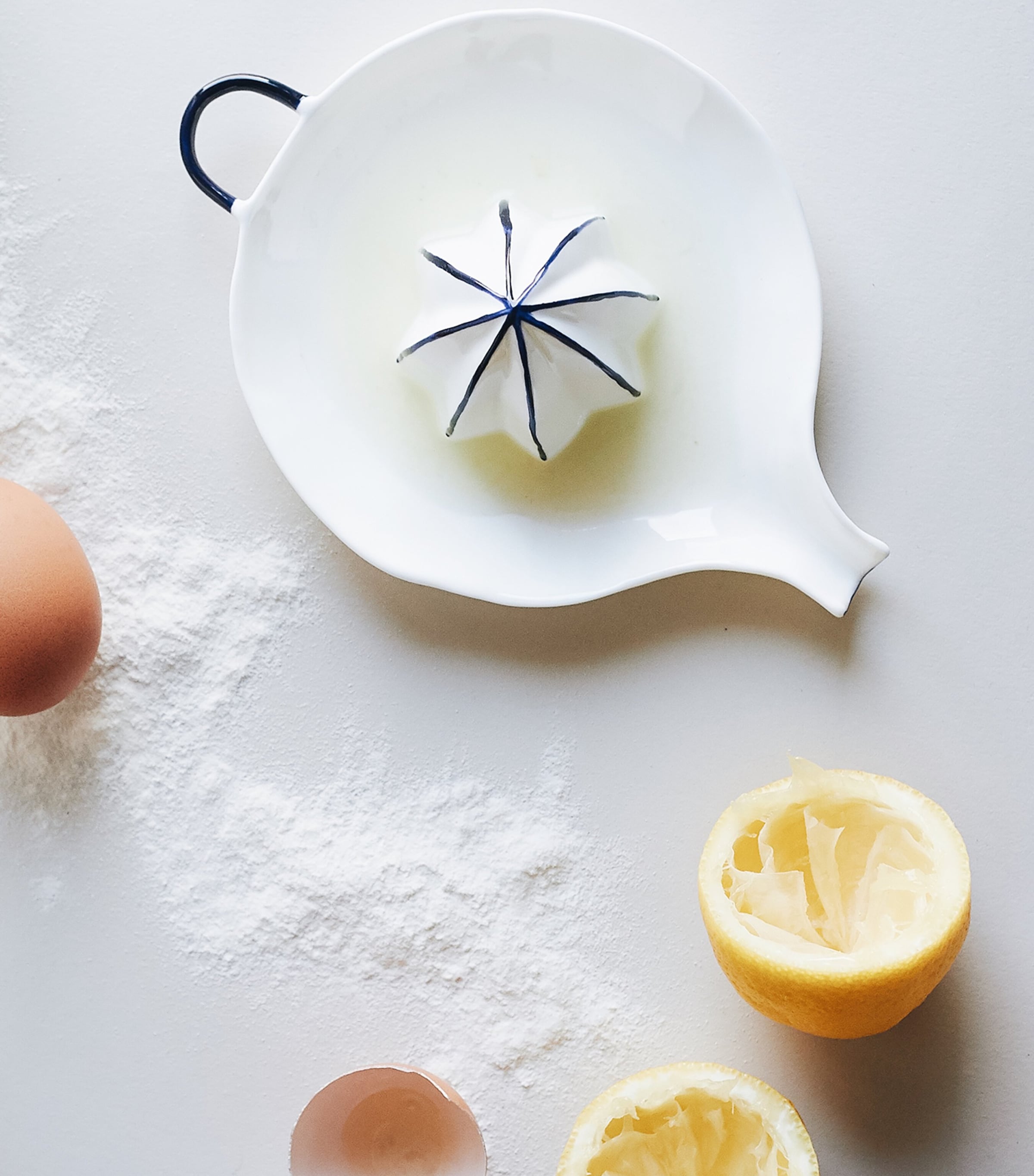 Fine Bone China Cobalt Juicer COBALT (BLUE) Image 3