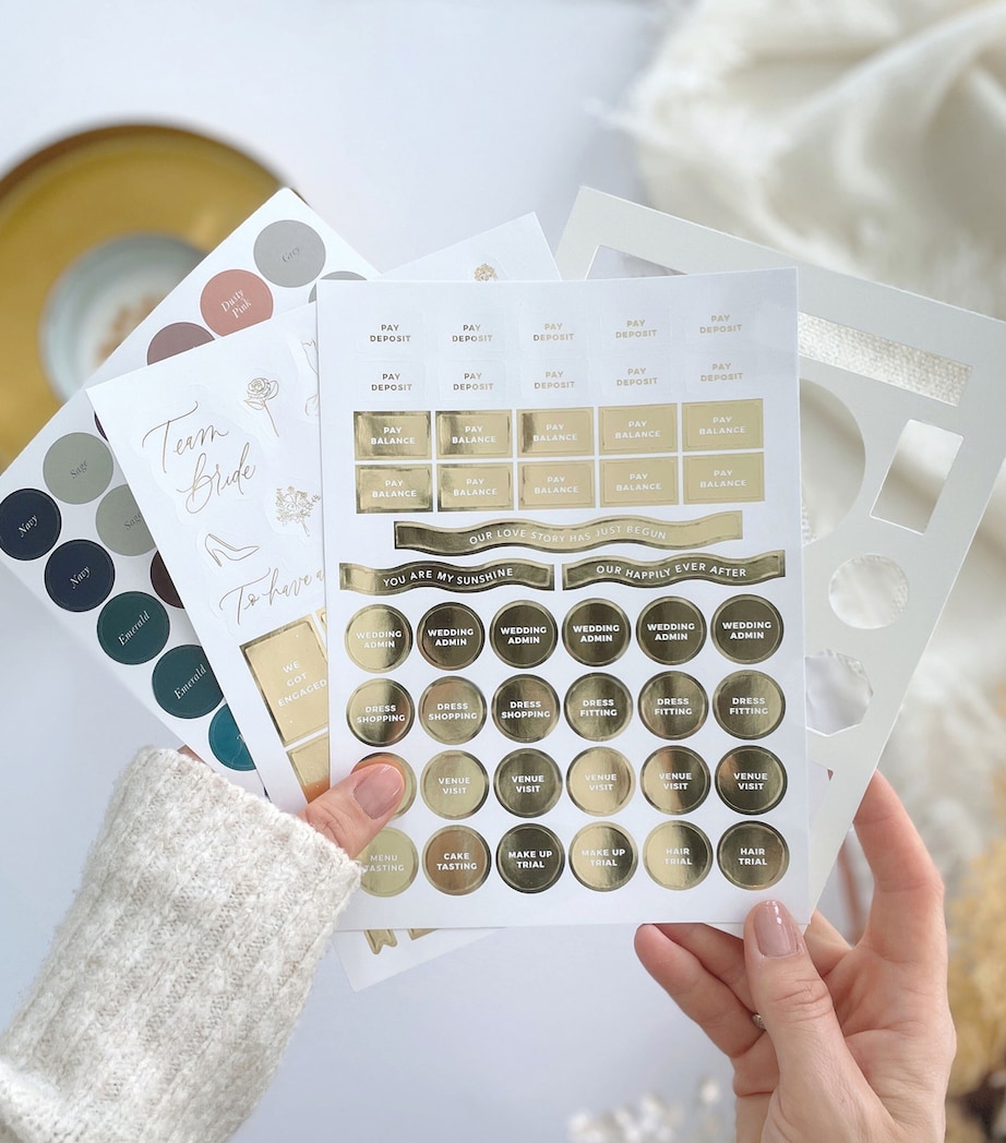 Blush and Gold Luxury Wedding Planner White, Green, Gold Image 16