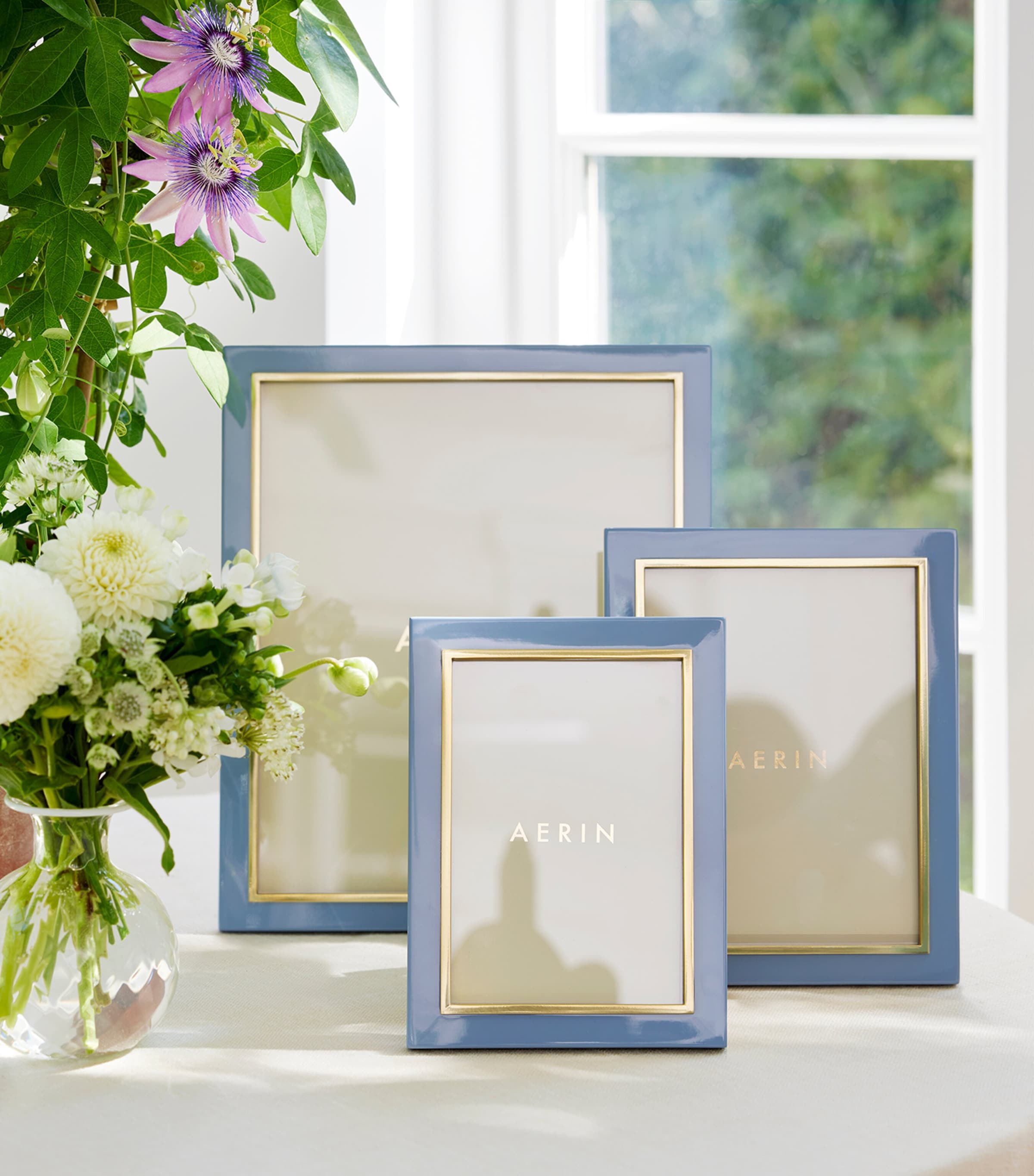 Lacquered Varda Photo Frame (5’’ x 7’’) BLUE Image 2