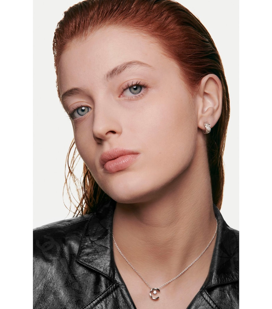 ULTRA LE TEINT VELVET Blurring Smooth-Effect Foundation BR22 Image 3