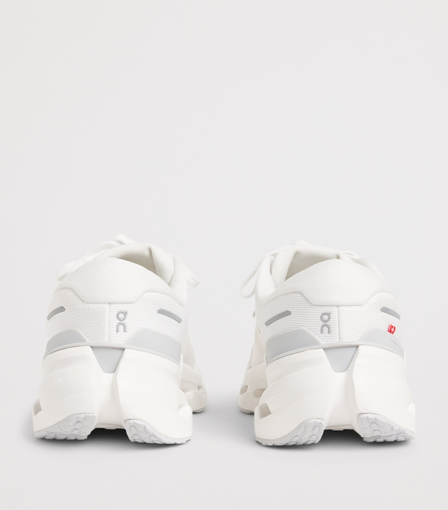 On Cloudrunner 3 Trainers White / Ivory Image 5
