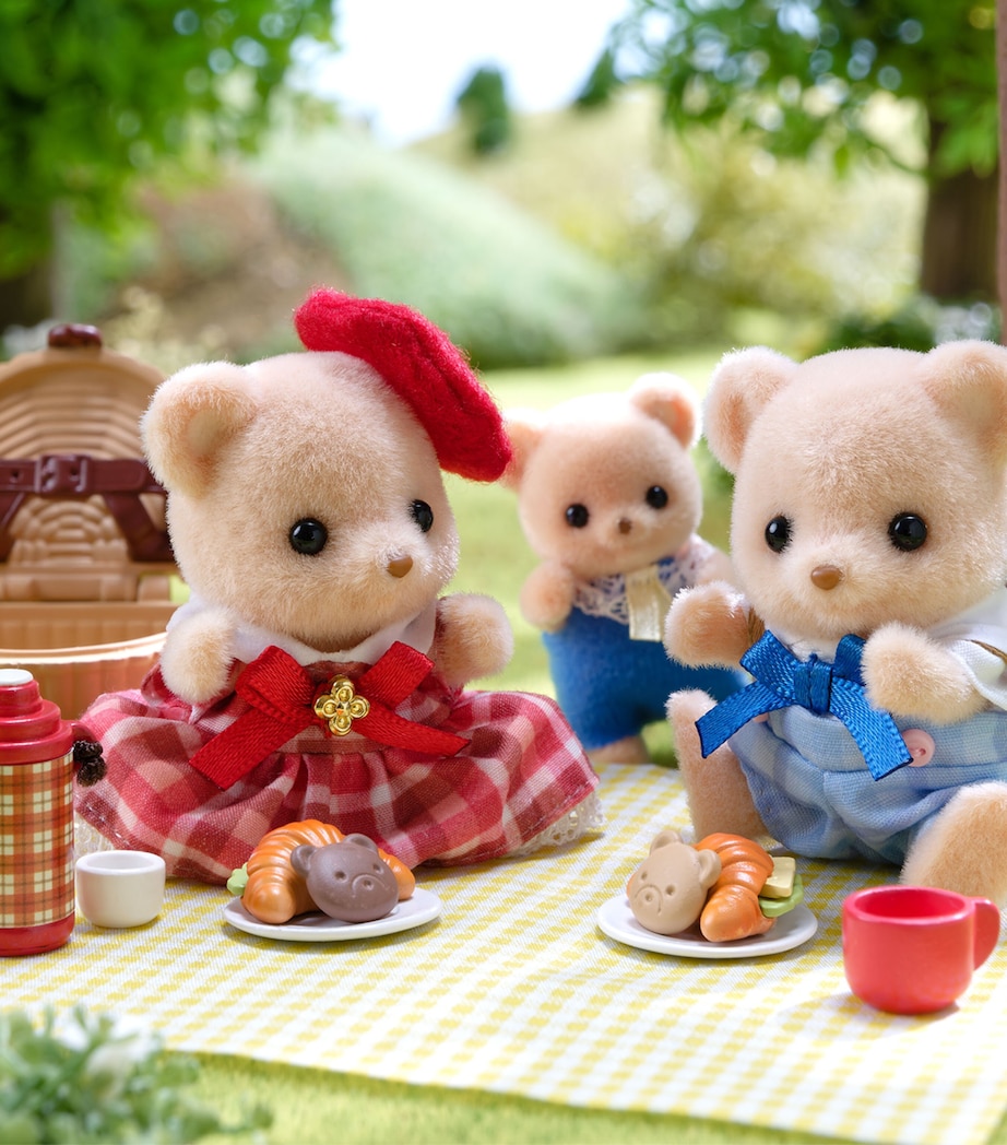 Sylvanian Families Biscuit Bear Sister and Brother Delicious Picnic Image 4