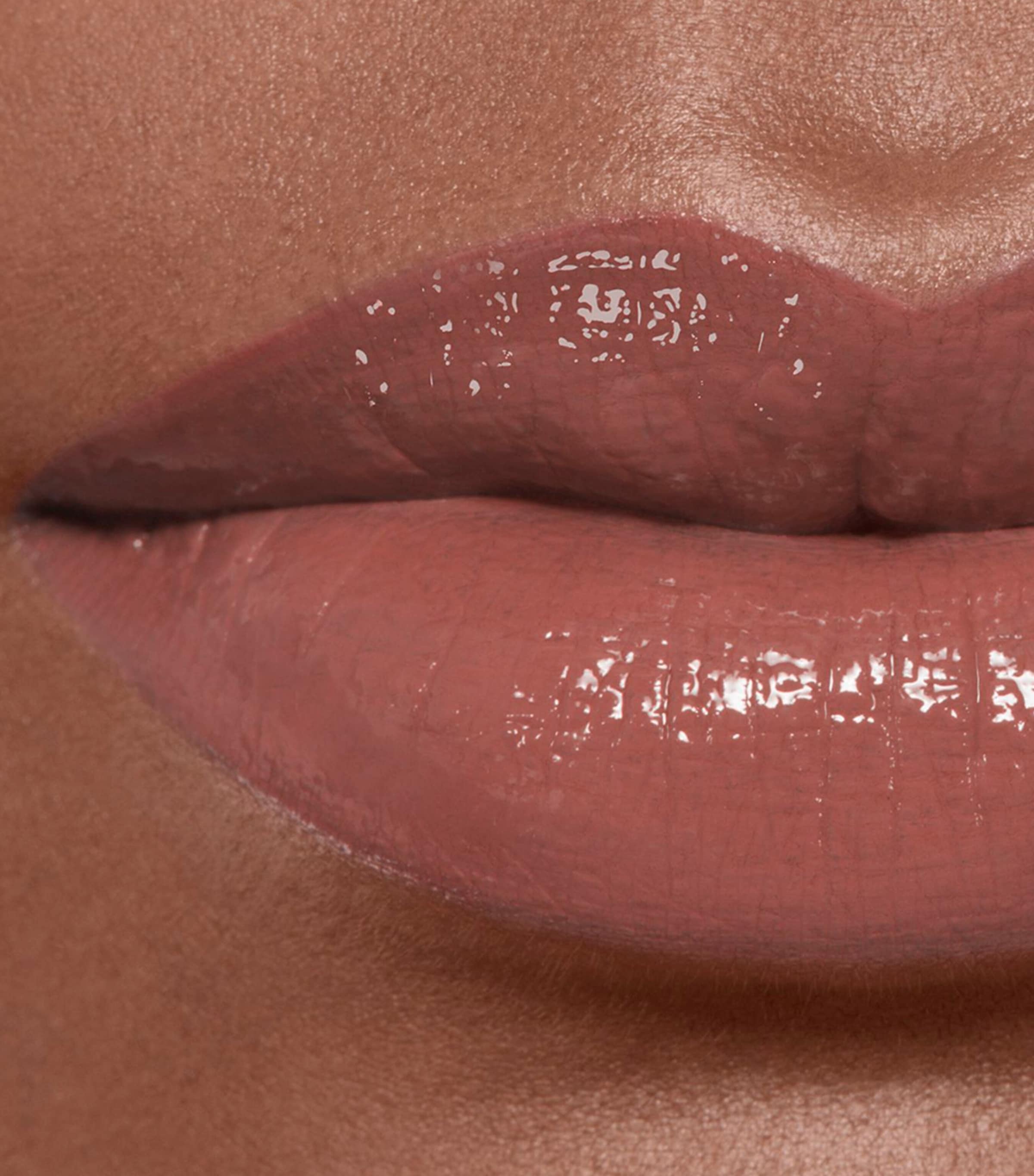 CHANEL ROUGE ALLURE LAQUE Ultrawear Shine Liquid Lip Colour Irreelle Image 4