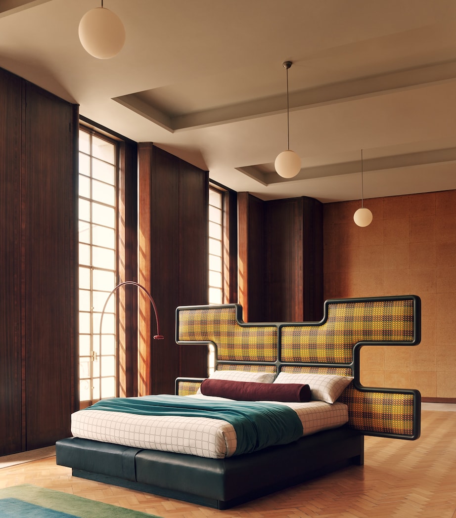 SAVOIR Authenticity Nº2 Bed Image 2