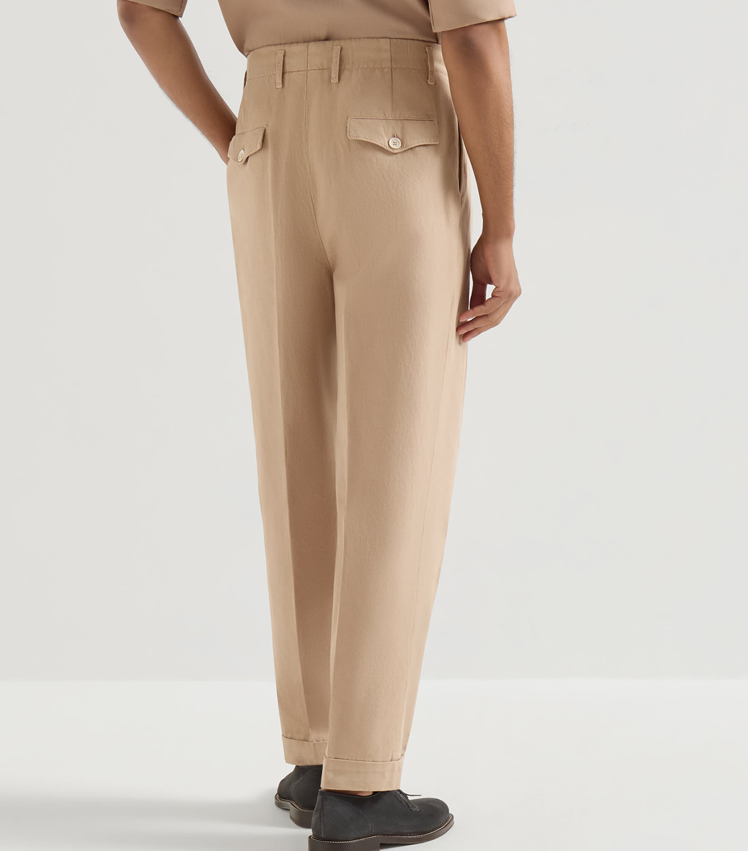 Brunello Cucinelli Mens Cotton-Linen Pleated Trousers Image 5