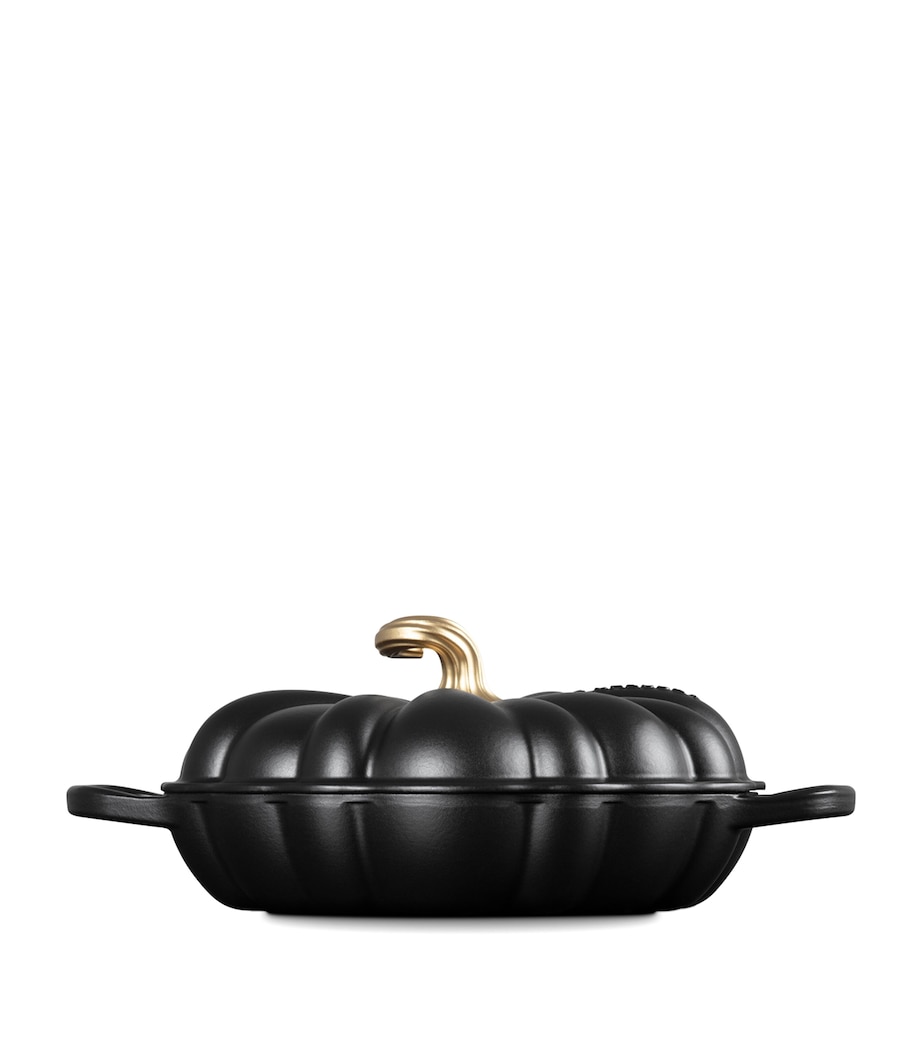 Le Creuset Cast Iron Pumpkin Shallow Casserole Dish (28cm) Black Image 3