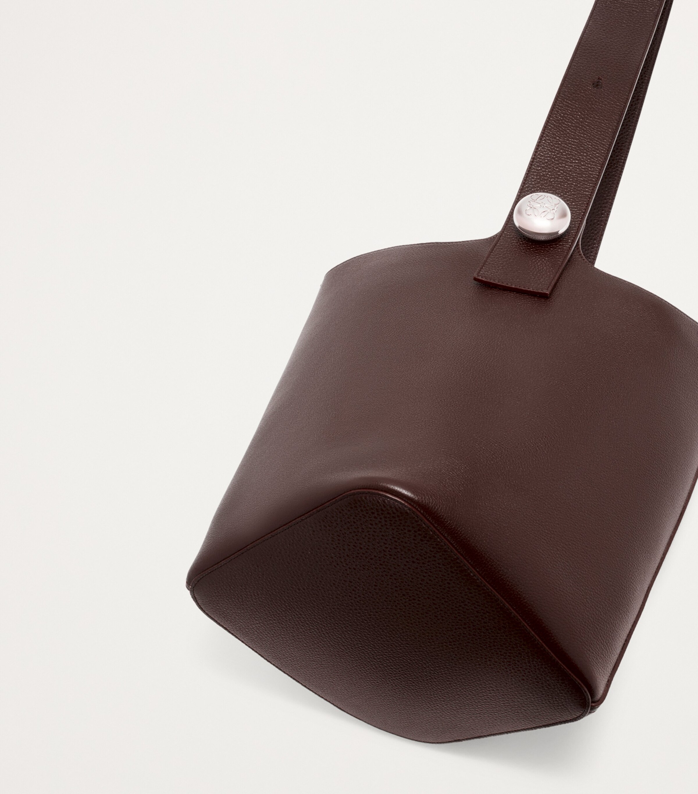 Large Leather Pebble Bucket Bag OXBLOOD Image 7