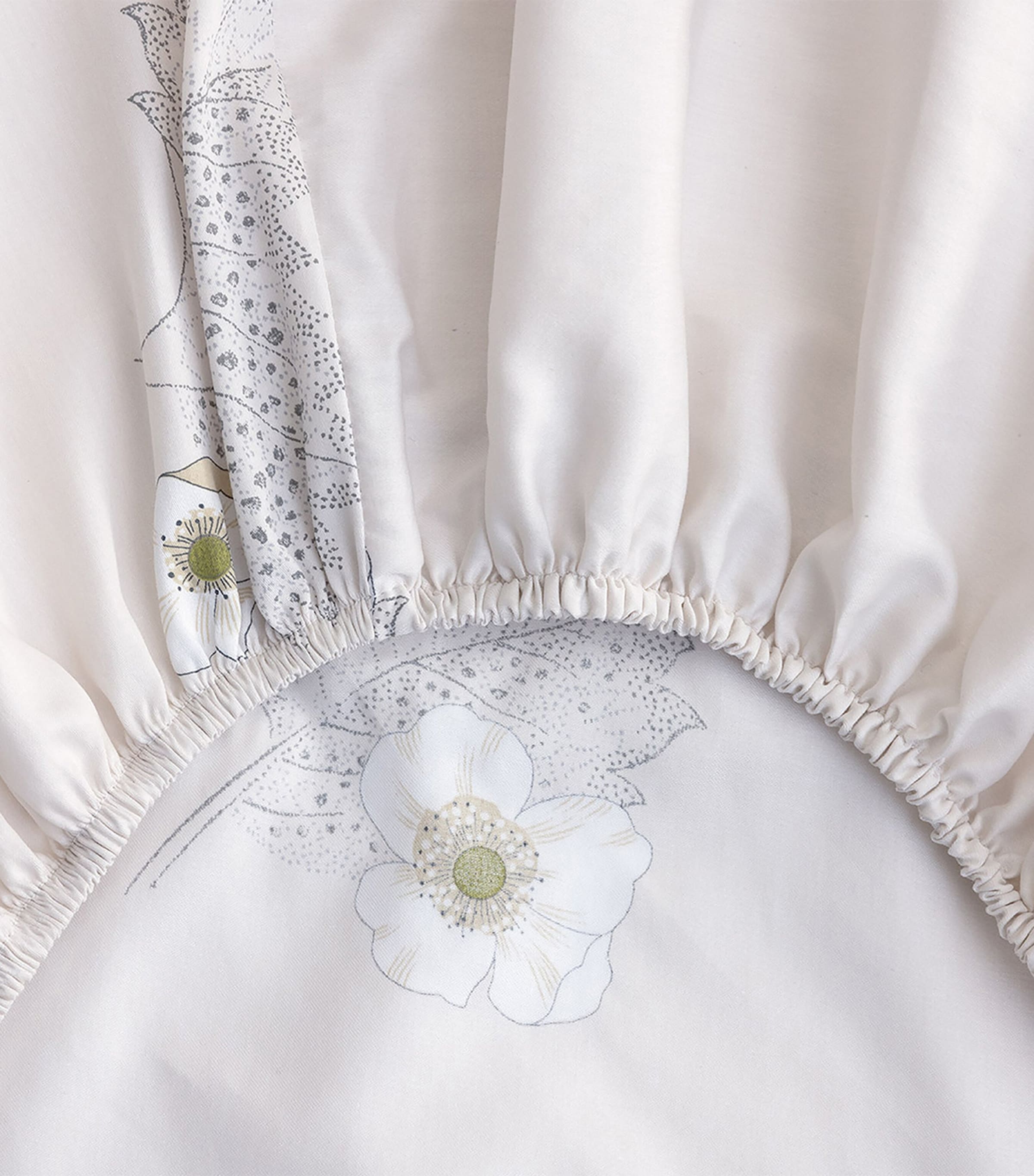 Corolles King Fitted Sheet (150cm x 200cm) MULTICOLOURED Image 3