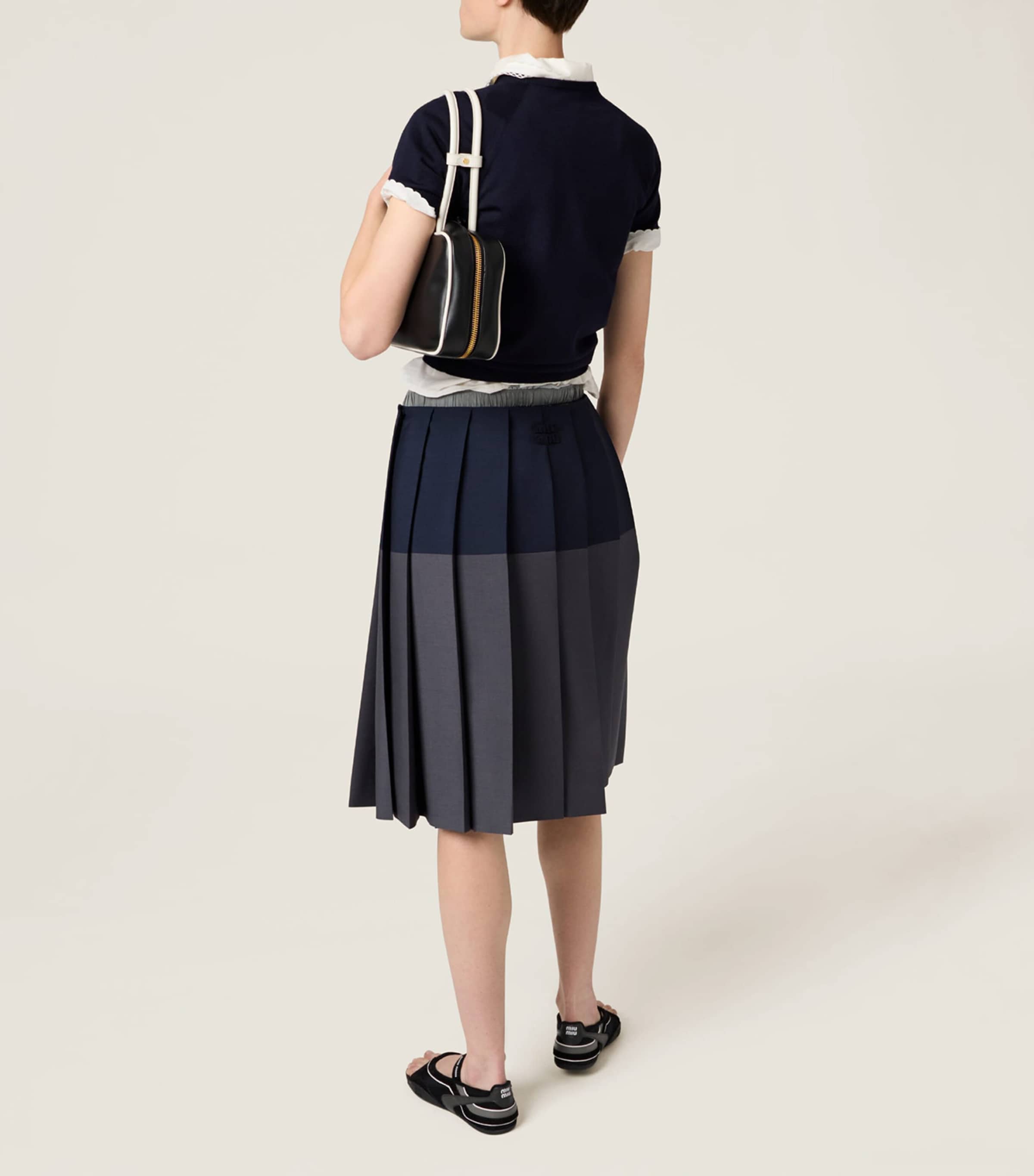 Fleece Wool Logo Sweater F0008 Image 4