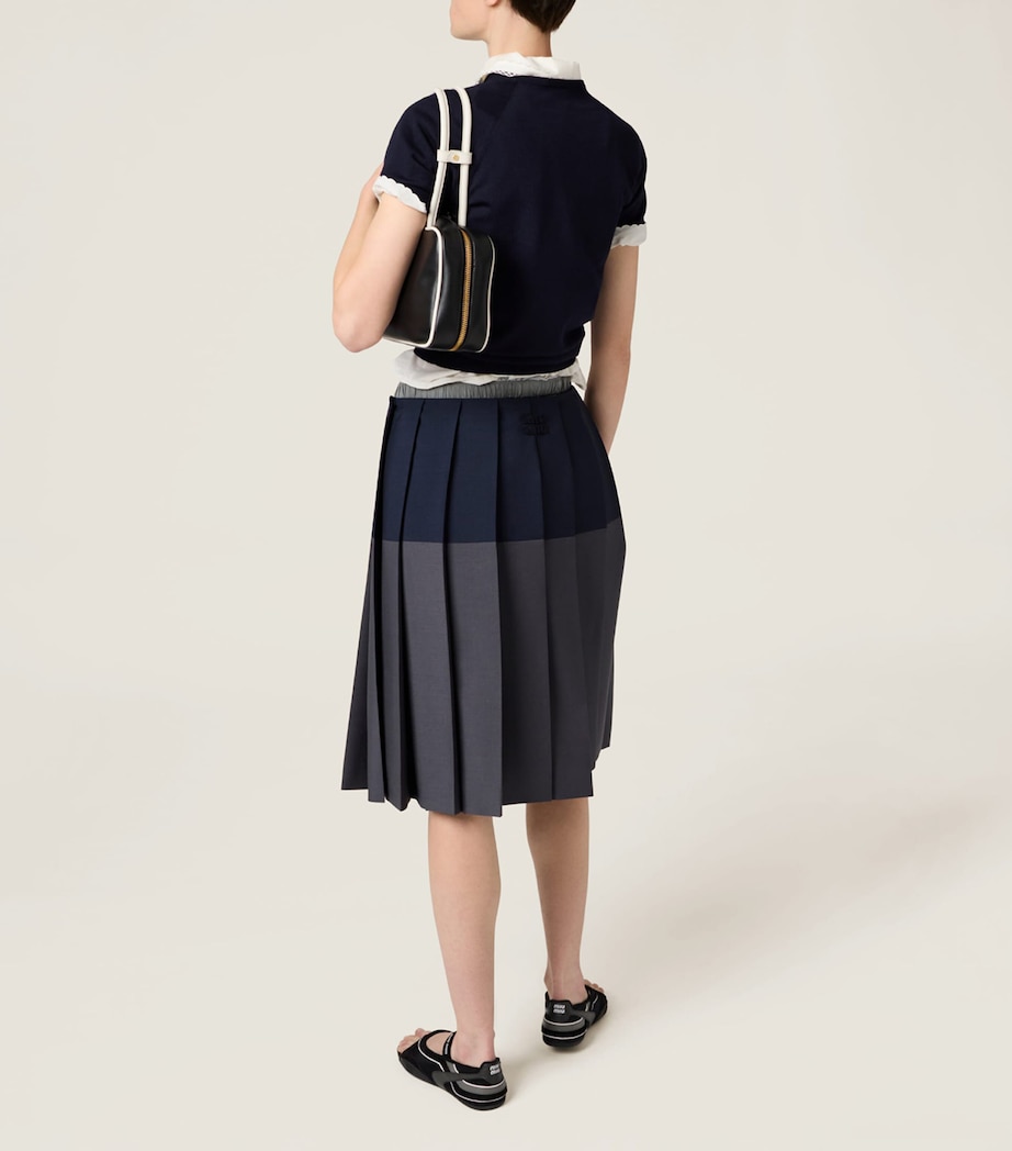 Fleece Wool Logo Sweater F0008 Image 4