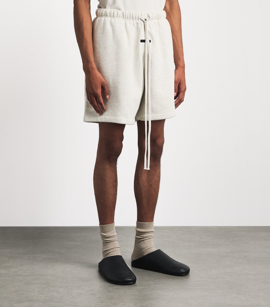 FEAR OF GOD ESSENTIALS Mens Classic Script Logo Shorts Oatmeal Heather/lght Image 4