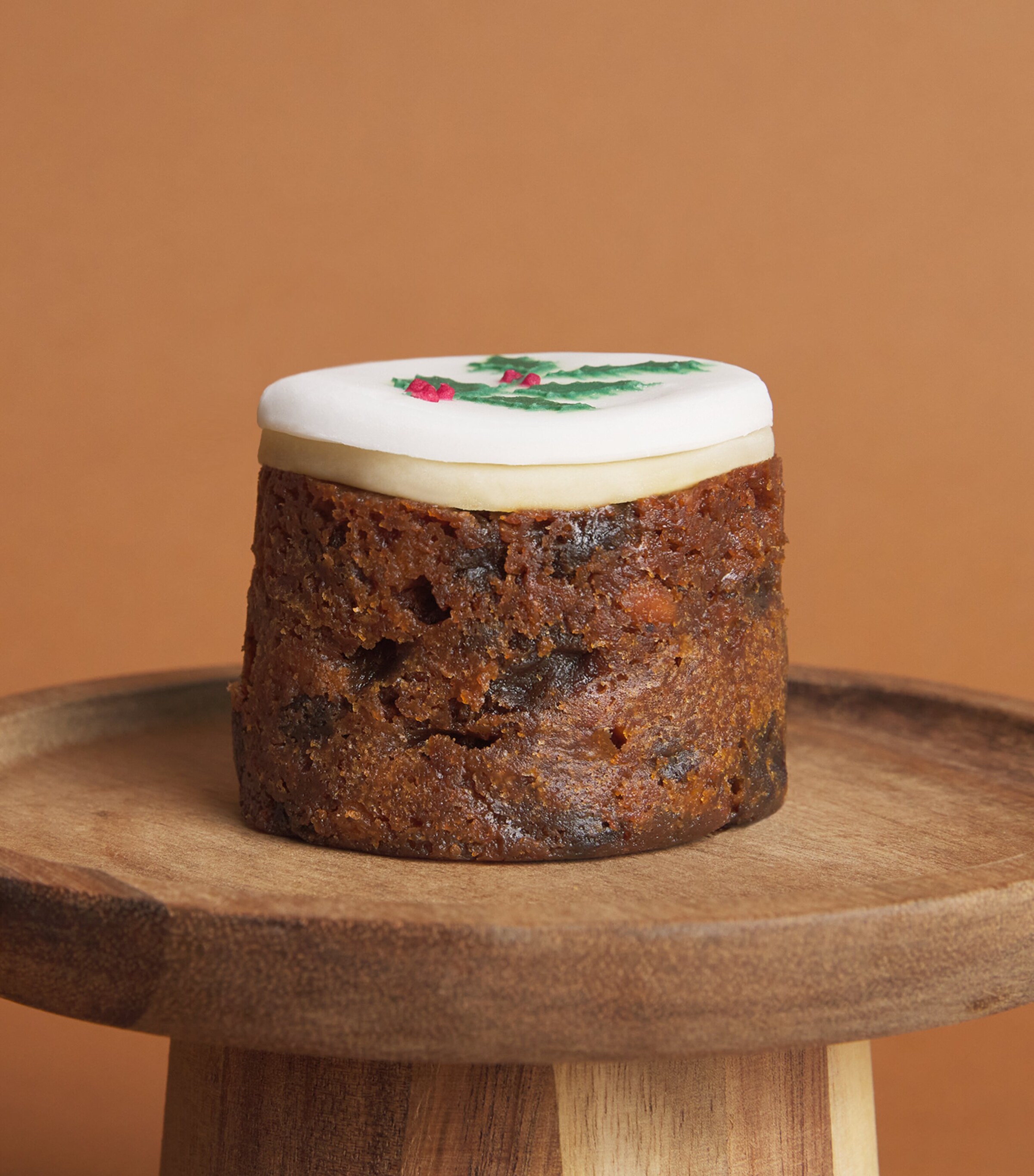 Mini Christmas Cake (114g) NO COLOUR Image 3