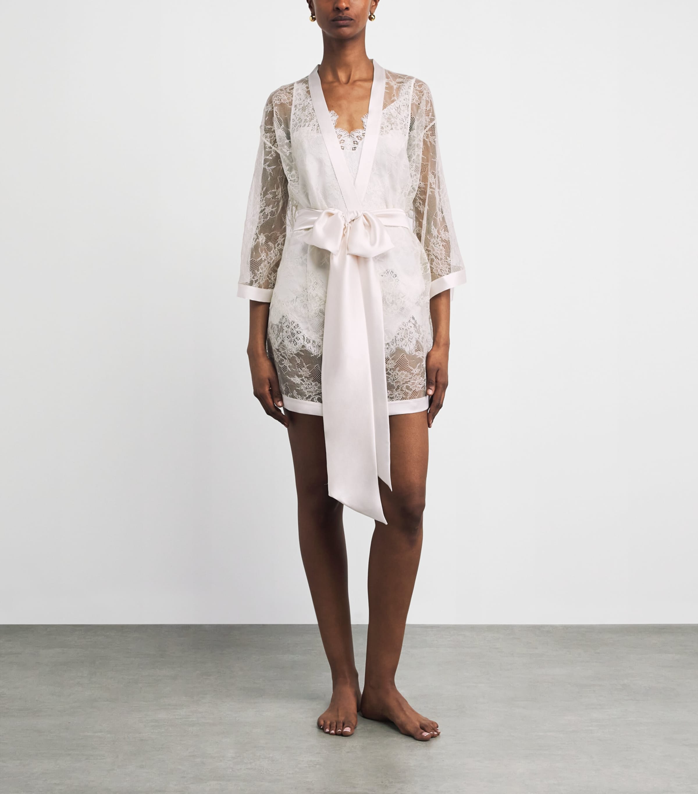 Carine Gilson Womens Silk Lace-Trim Louise Short Kimono Lime / Citron Image 2