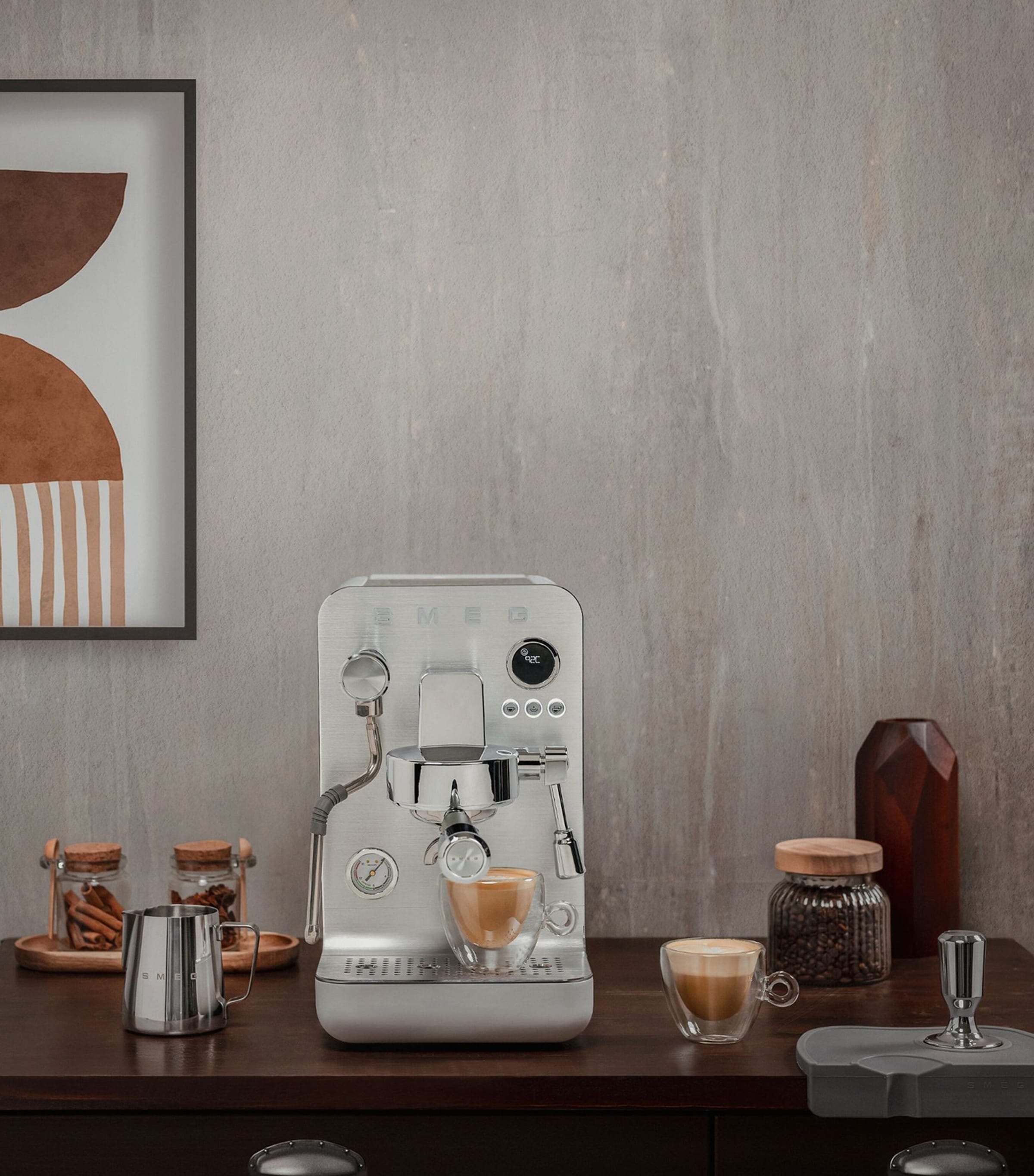 EMC02WHMUK Mini Pro Espresso Machine WHITE MATTE Image 2