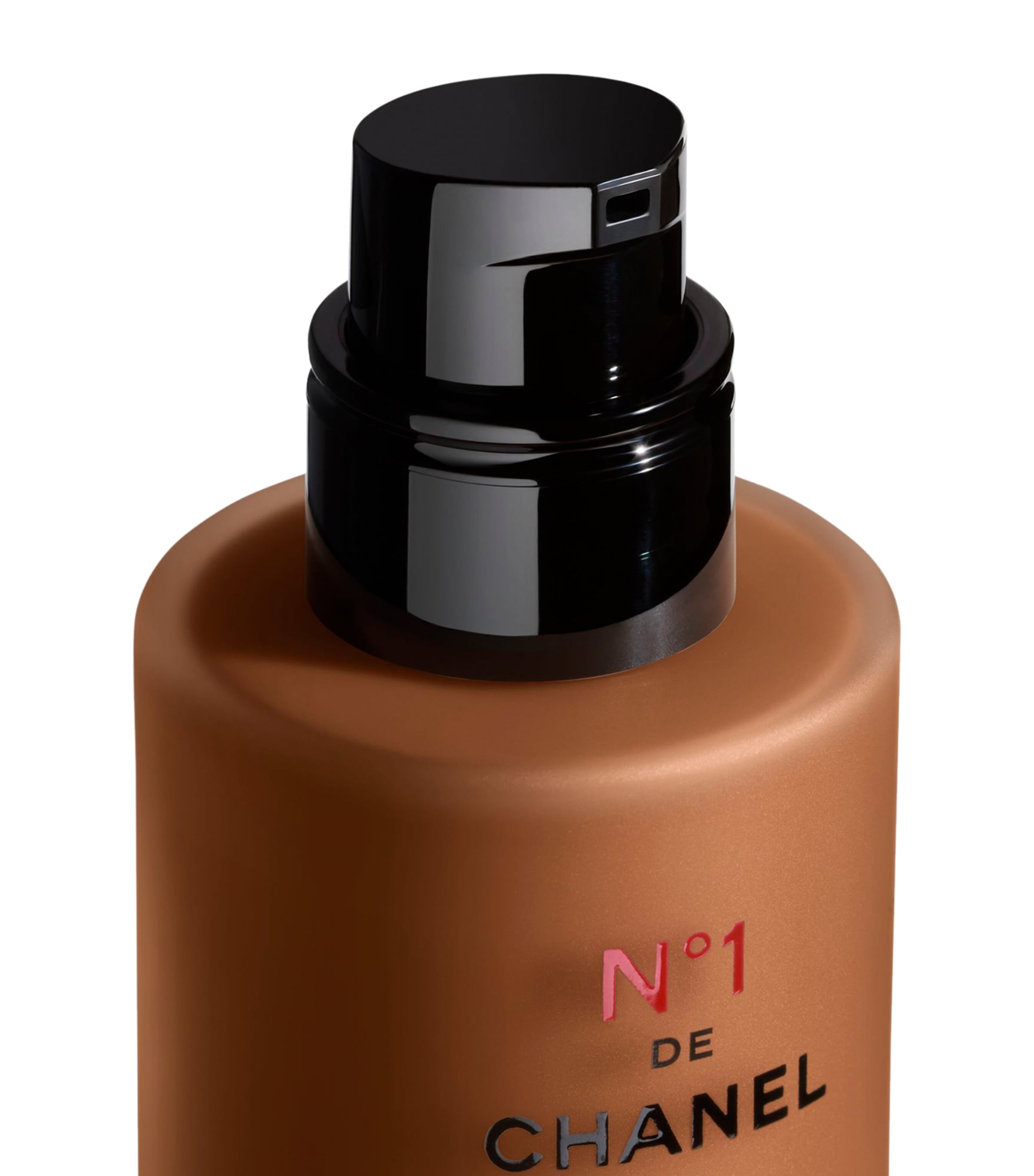 N°1 DE CHANEL Revitalizing Foundation B140 Image 2