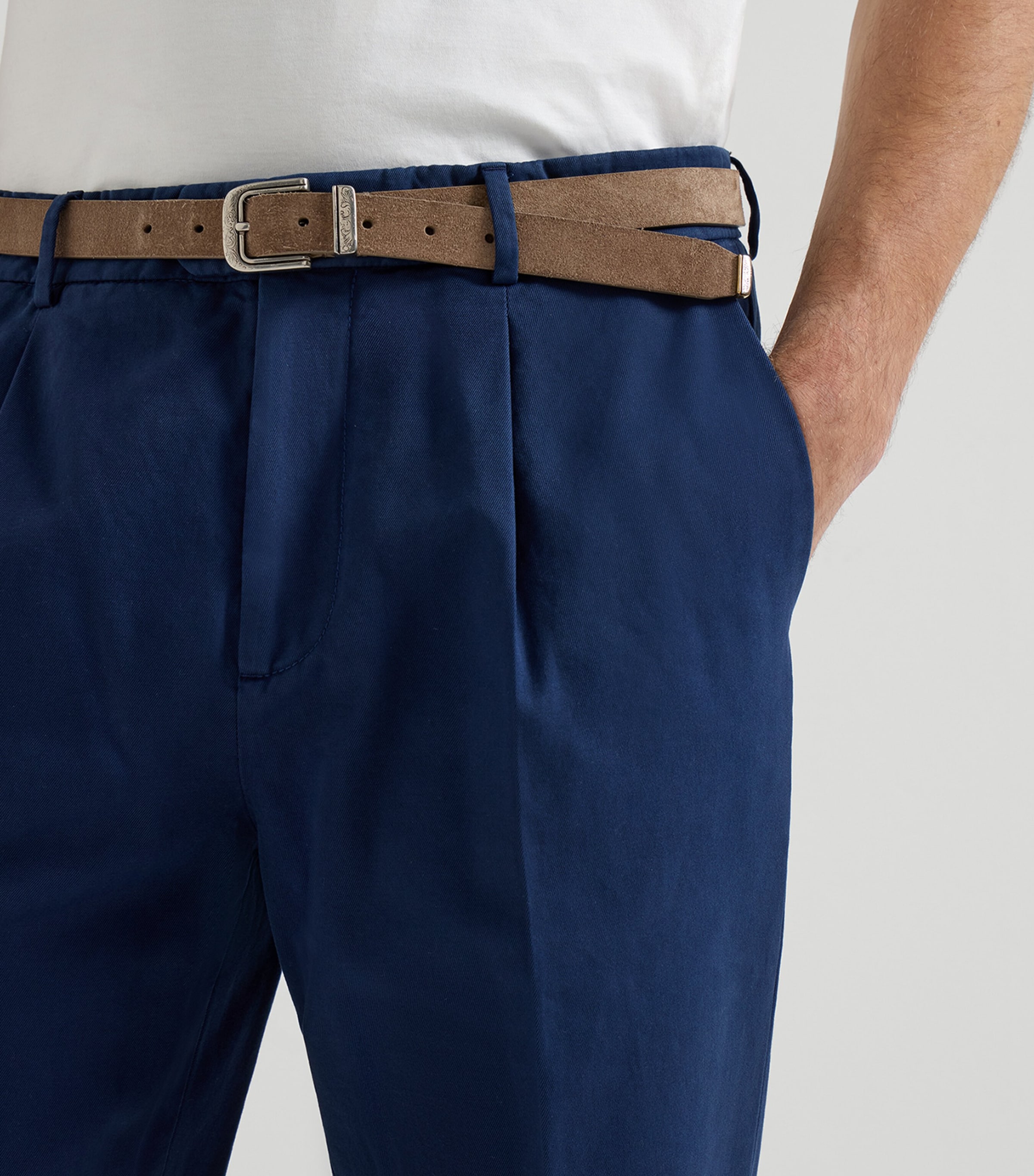 Brunello Cucinelli Mens Cotton Pleated Trousers Image 2