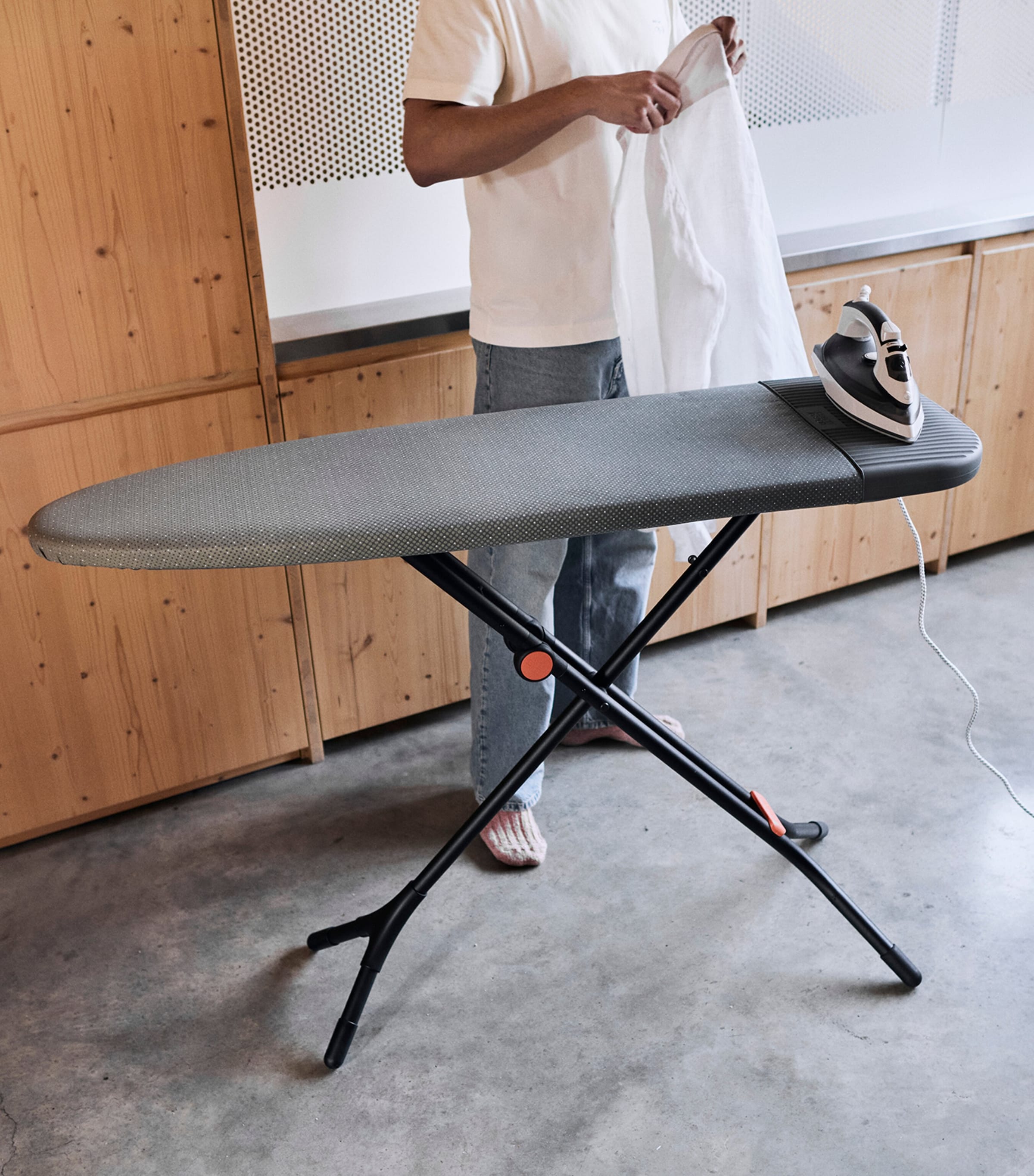 Joseph Joseph Glide 2 Plus Ironing Board Forest Grey Image 12