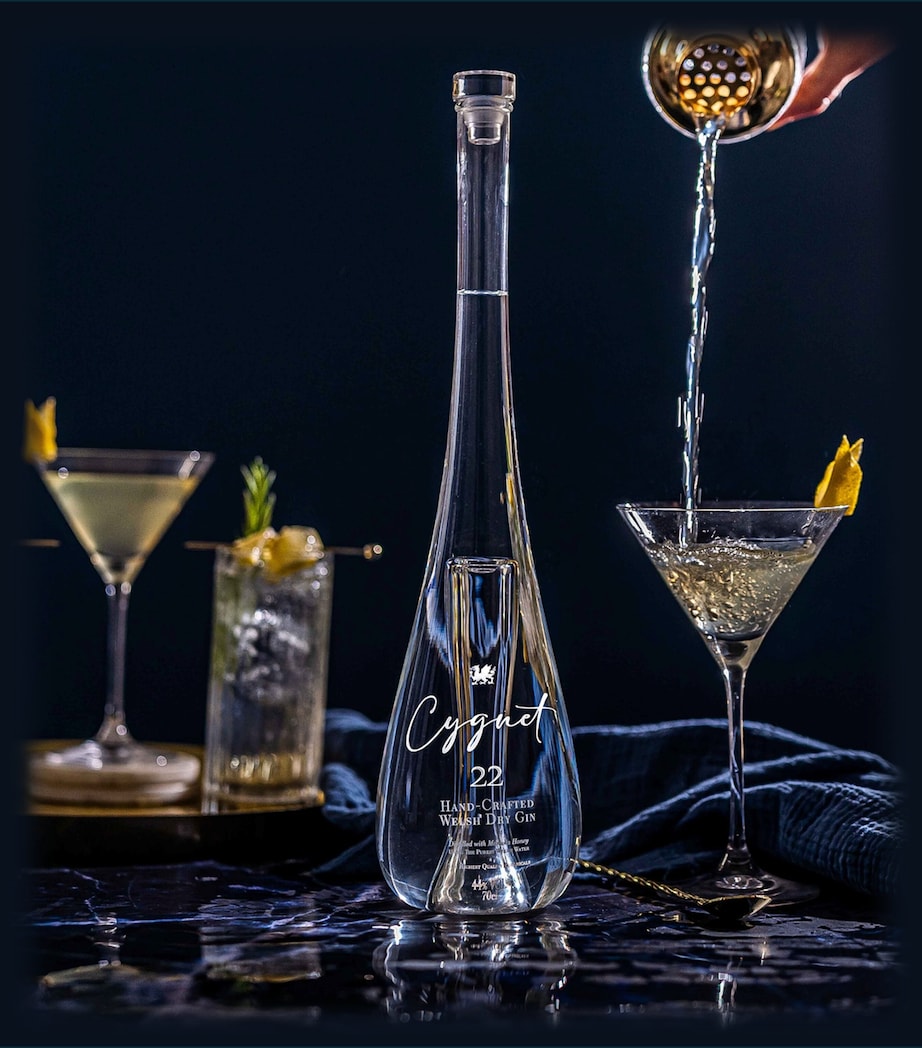 Cygnet 22 Gin (70cl) NO COLOUR Image 3