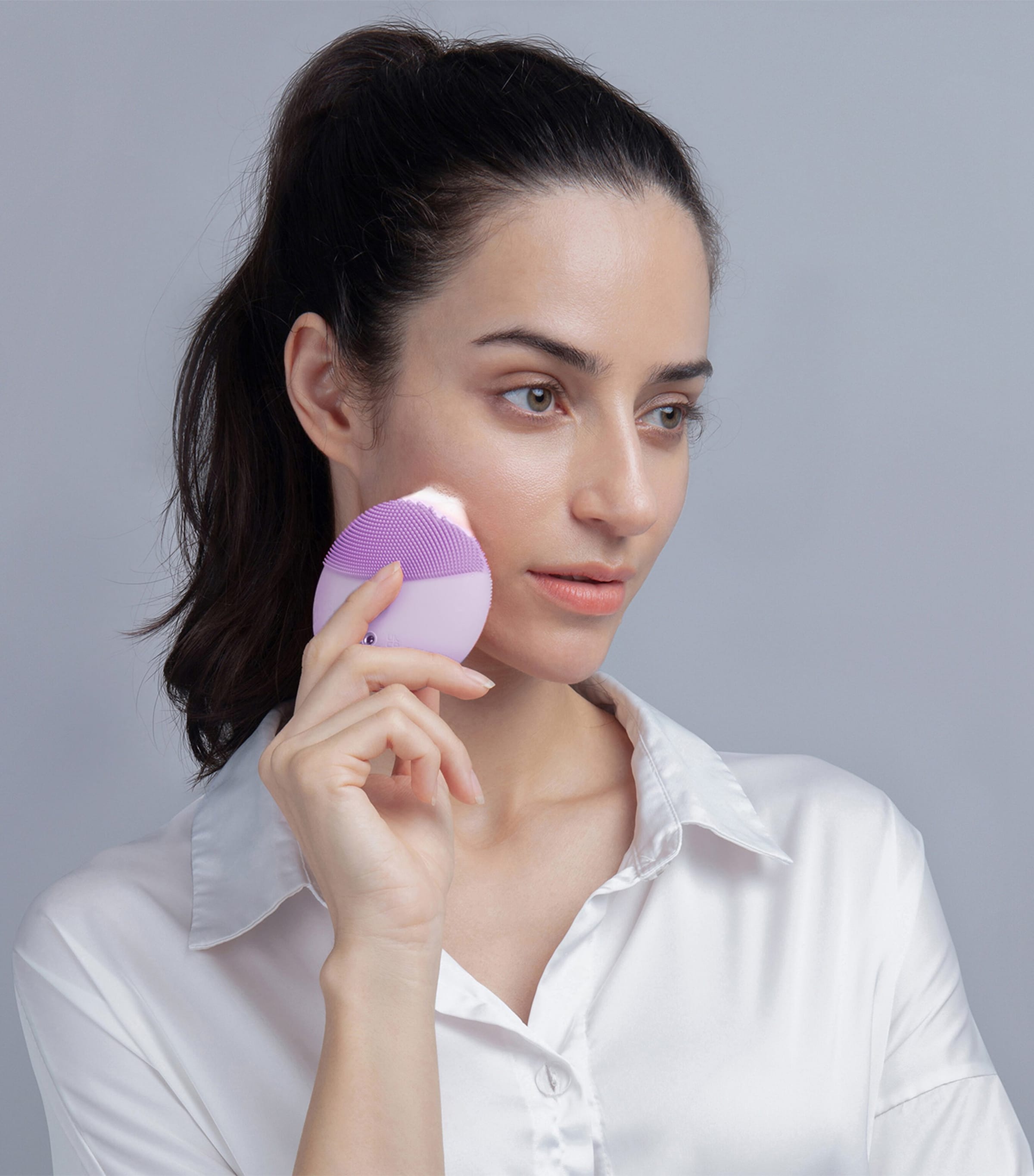 Foreo Mini Luna 4 Cleansing Tool Lavender Image 4