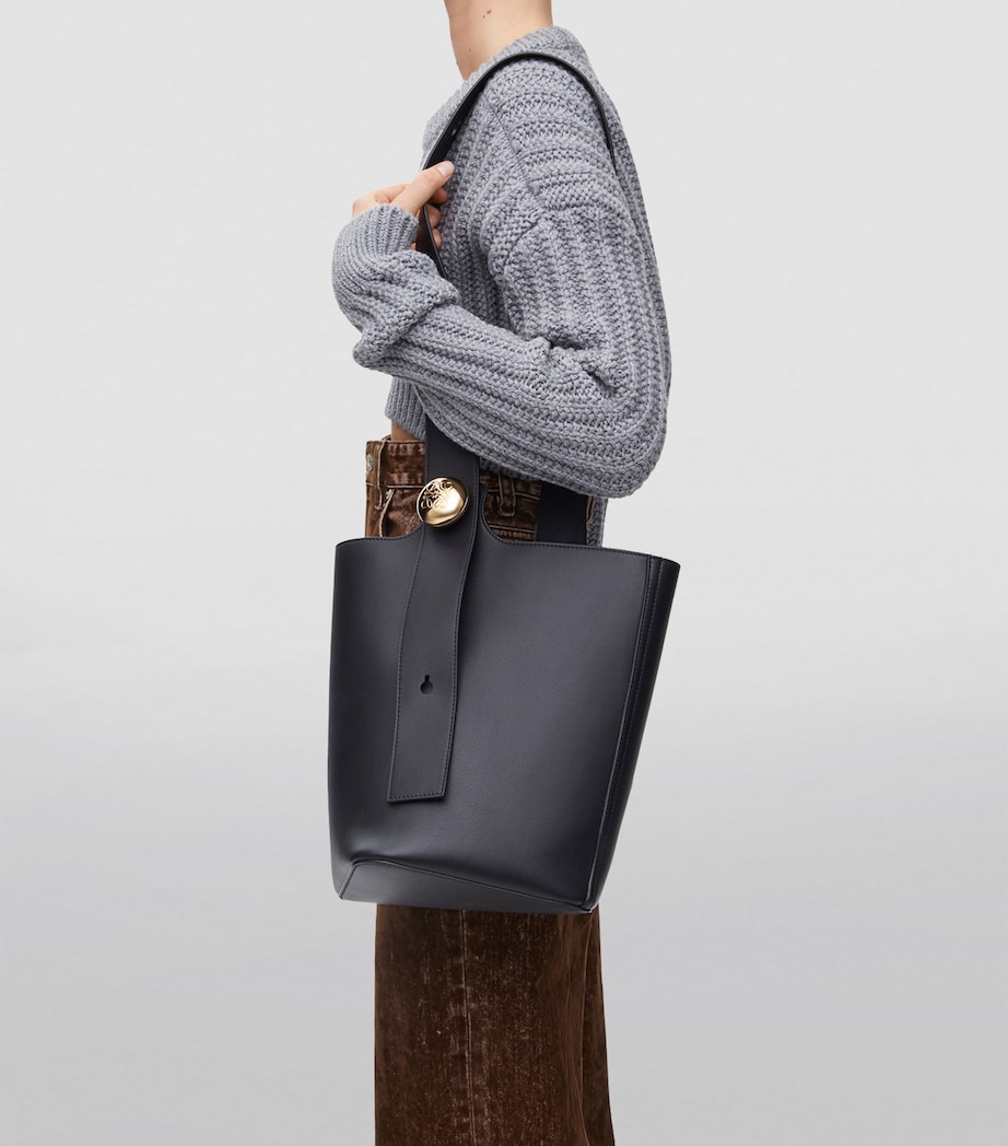 Medium Pebble-Calfskin Bucket Bag BLACK Image 7