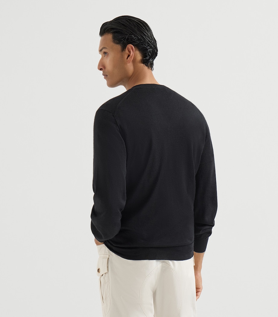 Brunello Cucinelli Mens Cashmere-Silk V-Neck Sweater Image 5