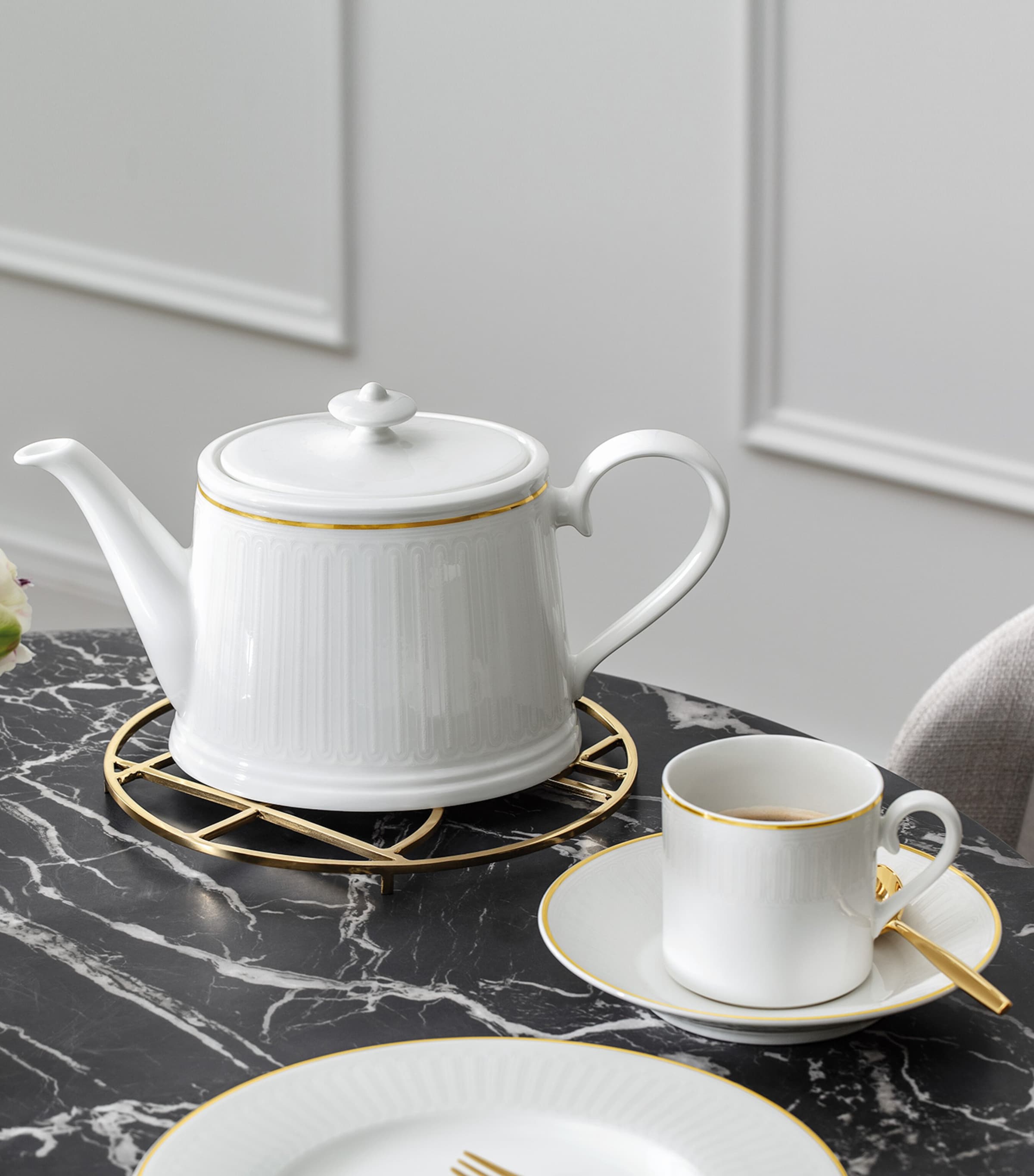 Bone Porcelain Château Septfontaines Teapot WHITE Image 2