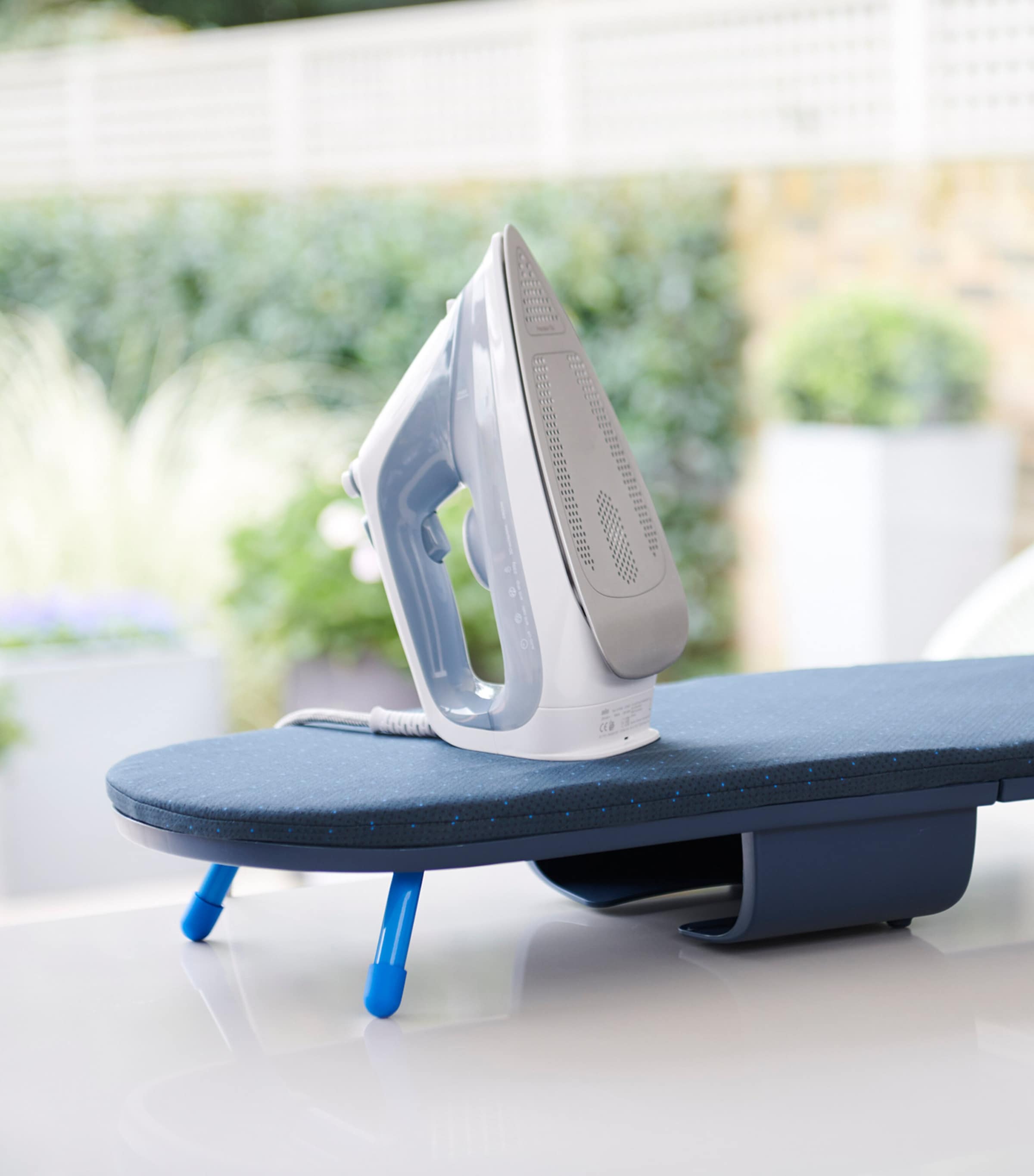Pocket Plus Folding Ironing Board BLACK/BLUE Image 3