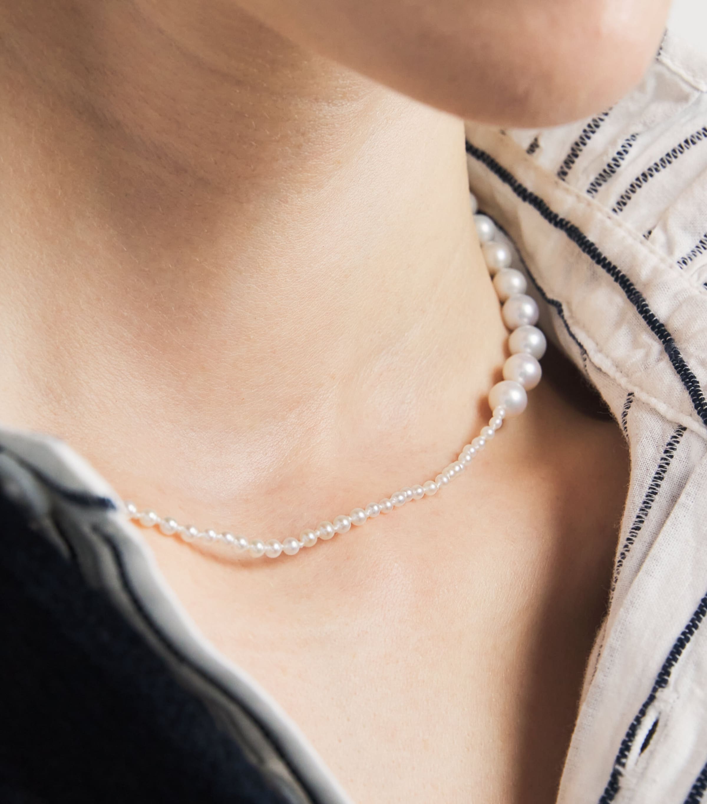 Petite Yellow Gold and Pearl Peggy Necklace YELLOW GOLD Image 2