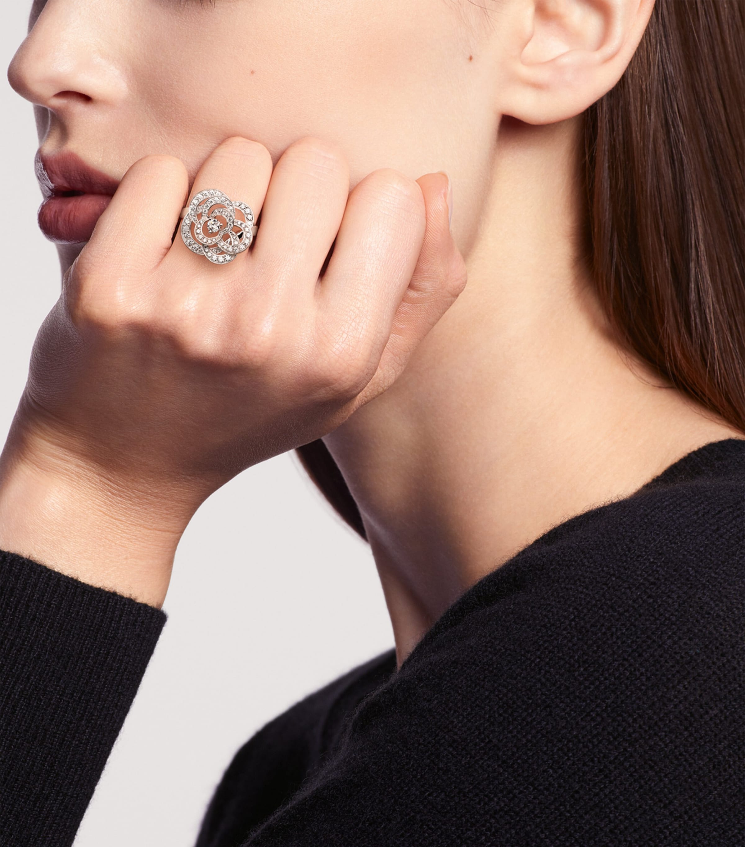 White Gold And Diamond Fil de Camélia Ring NEUTRAL Image 2