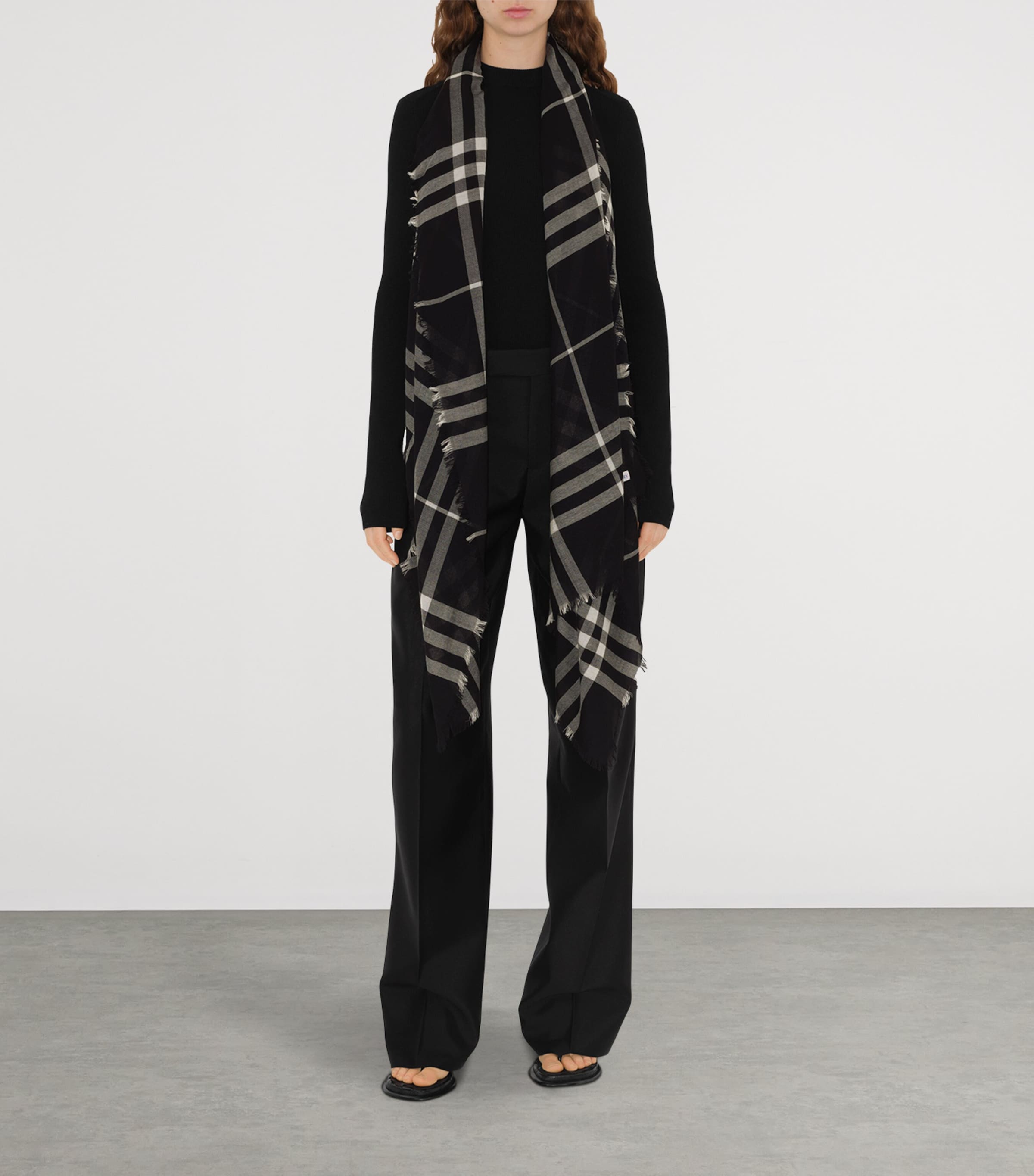 Wool Wide Check Scarf BLACK/CALICO IP CHK Image 4