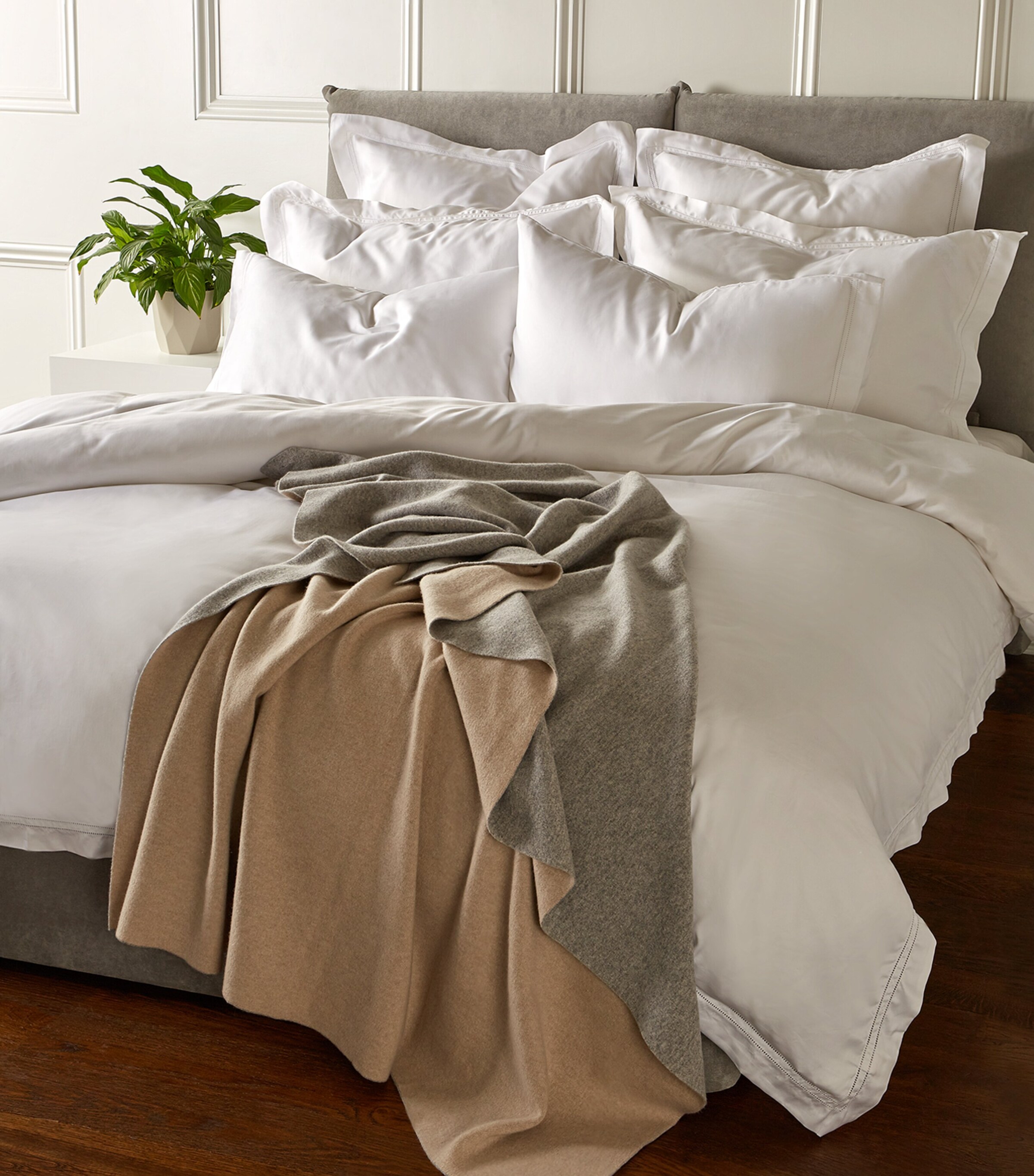 Harrods of London Silk Cotton Housewife Pillowcase Pair (50cm x 75cm) White Image 4
