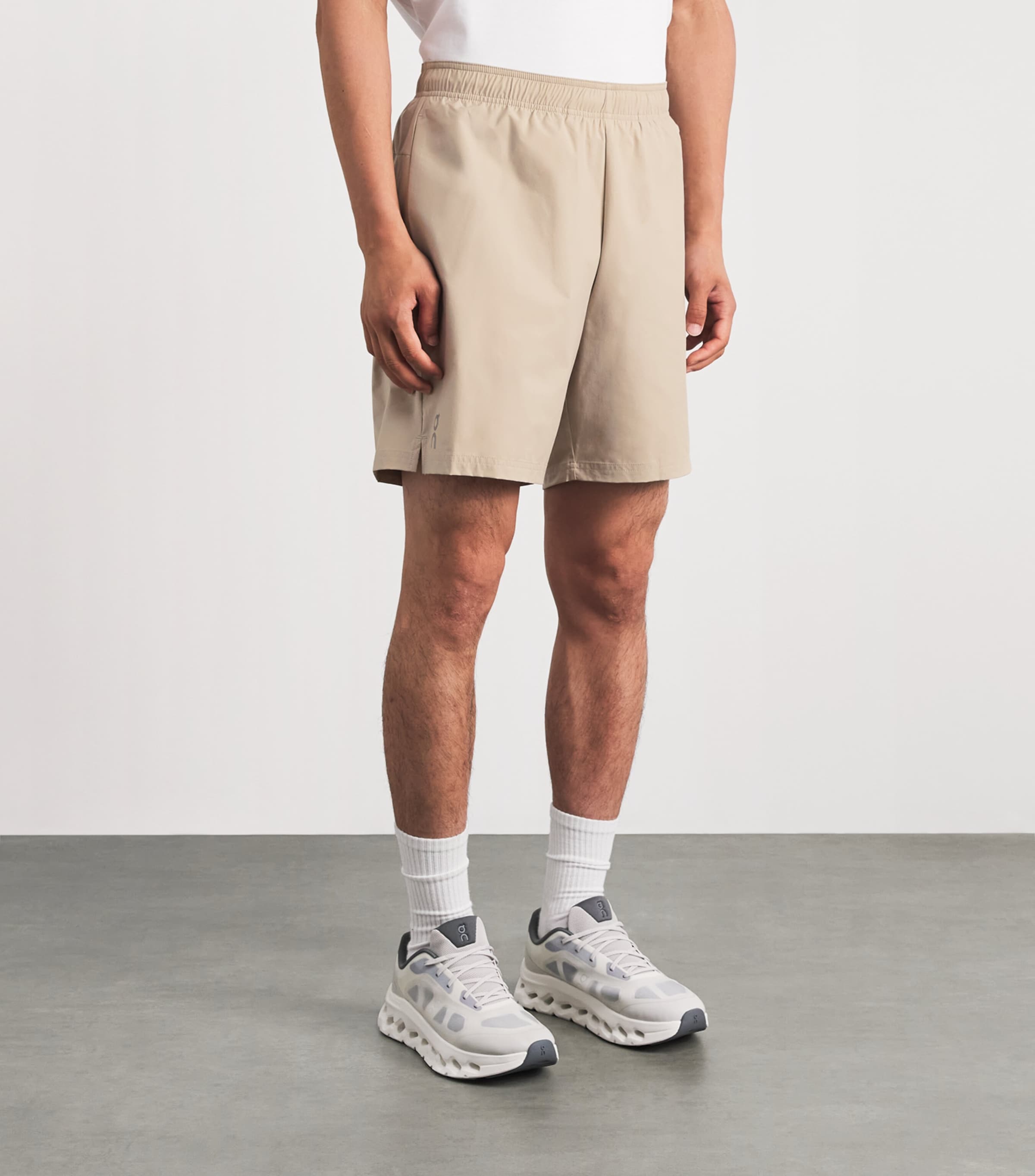 On Mens 7" Core Shorts Desert Image 4