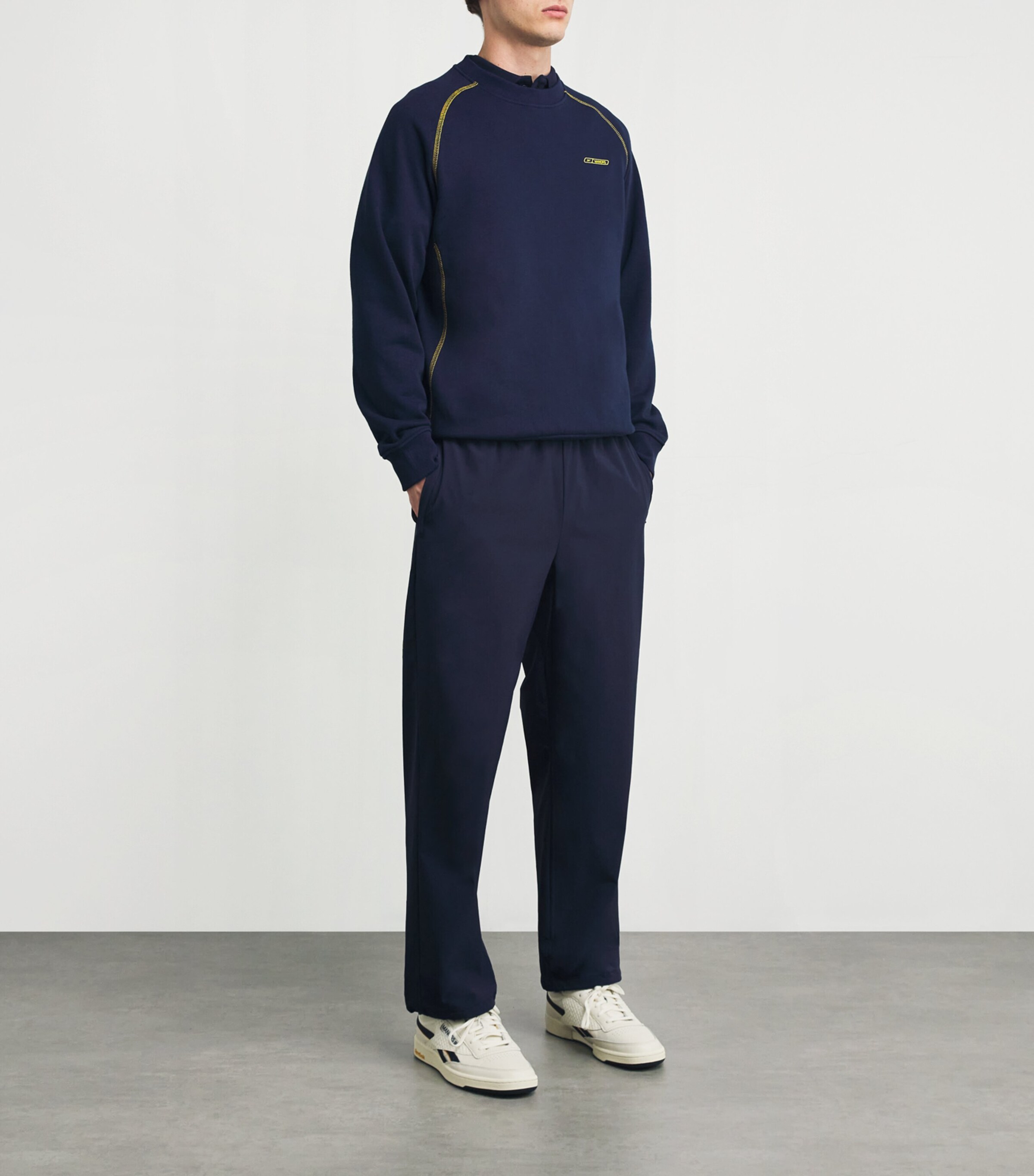 x Reebok Logo Sweatshirt NAVY Image 2