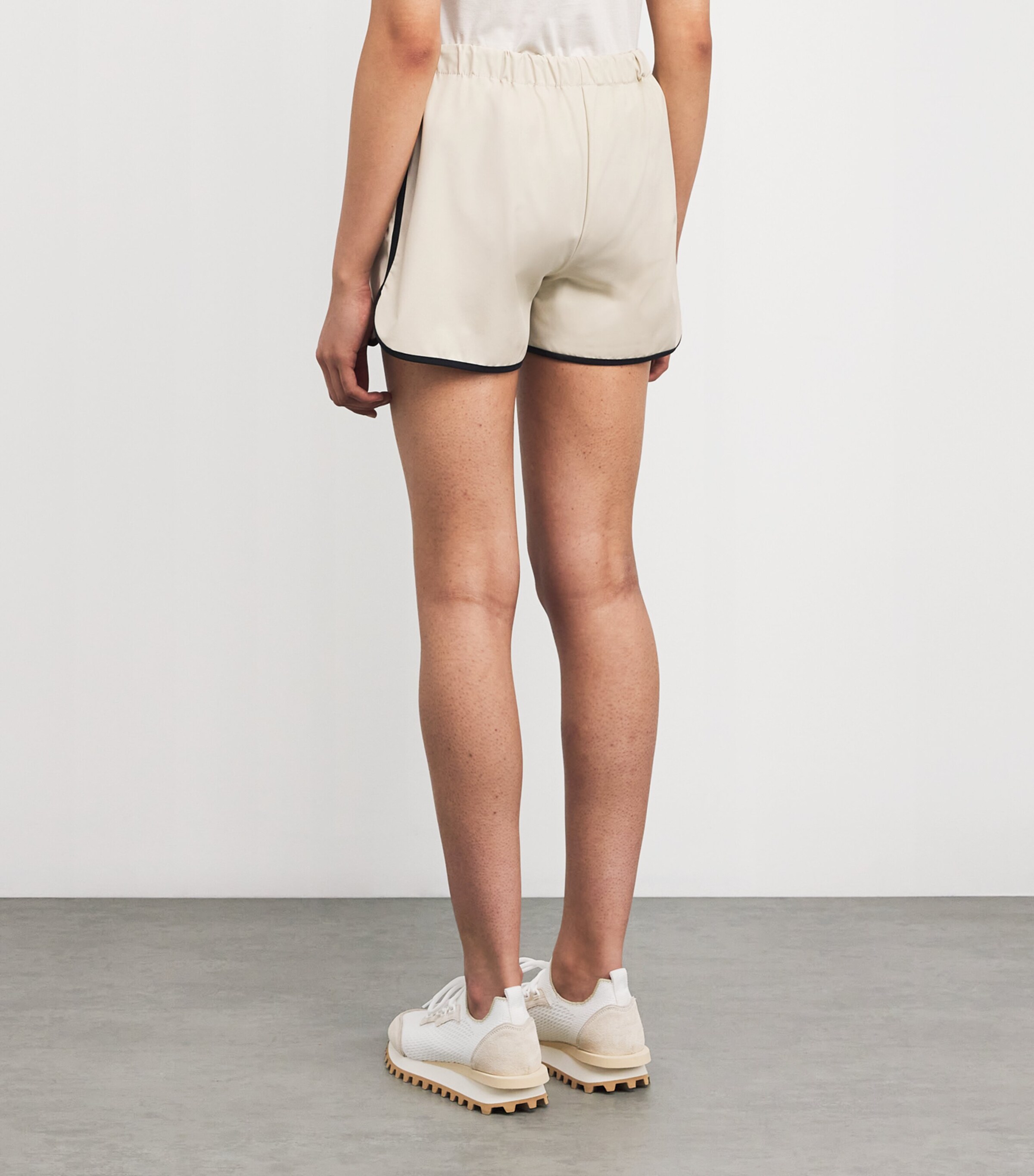 Stretch-Nylon Running Shorts SABBIA Image 4