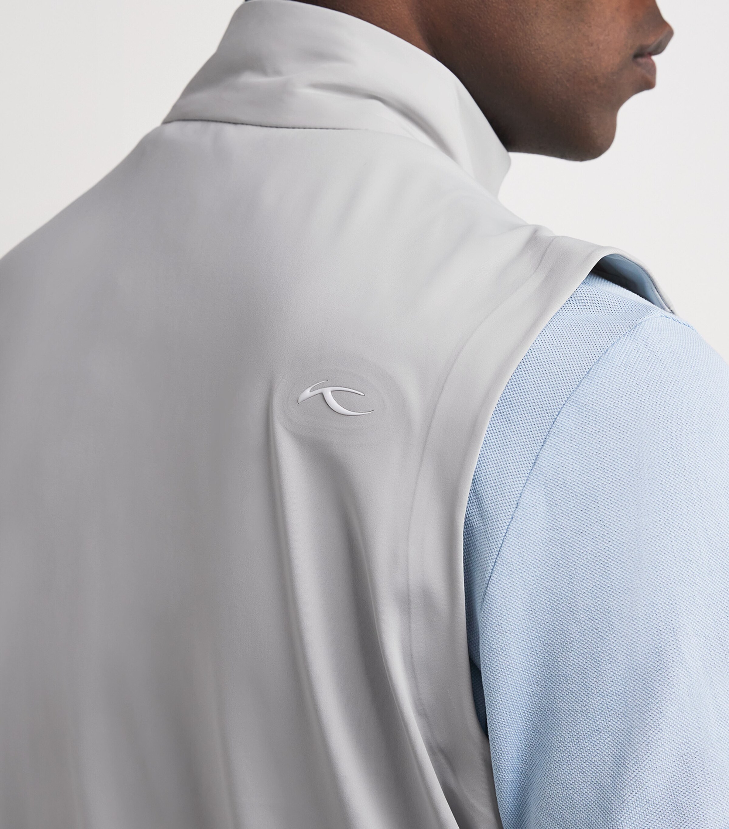 KJUS Mens Regulator Gilet Alloy Image 6