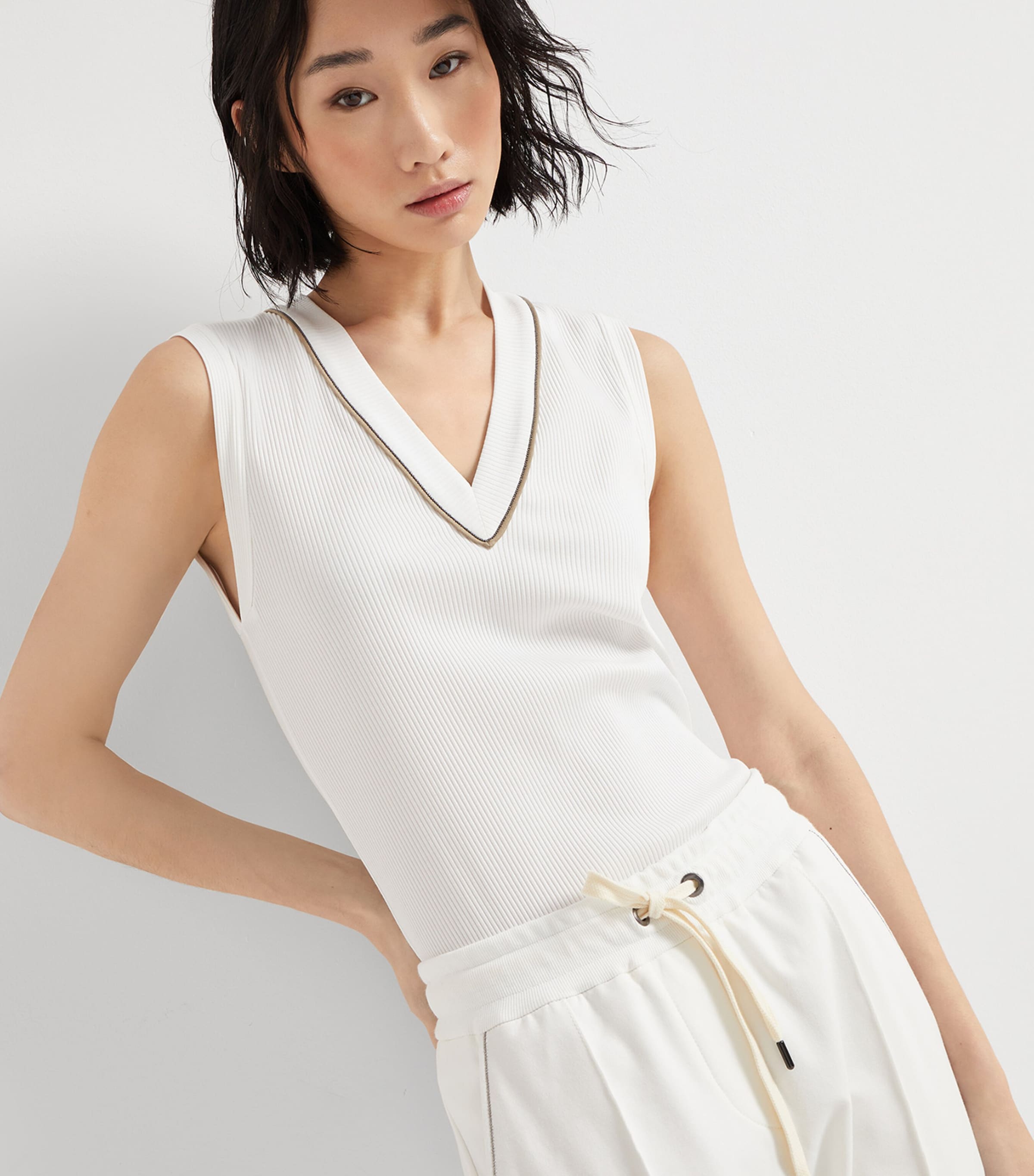 Tシャツ・カットソー BRUNELLO CUCINELLI COTTON V-NECKED TOP Brunello Cucinelli Cotton V-Neck T-Shirt | T-Shirts | Harry