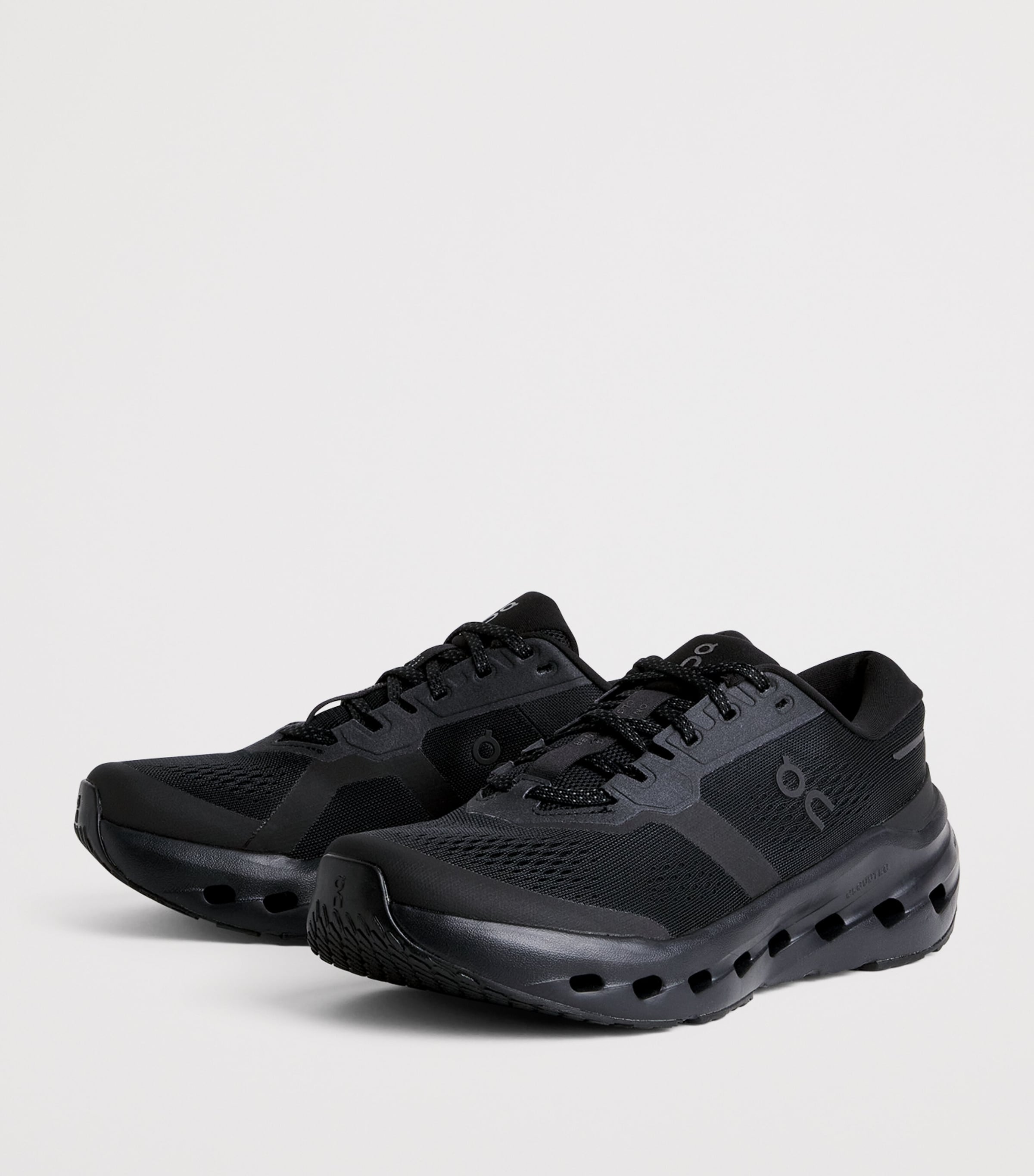 On Cloudrunner 3 Trainers Black / Black Image 3