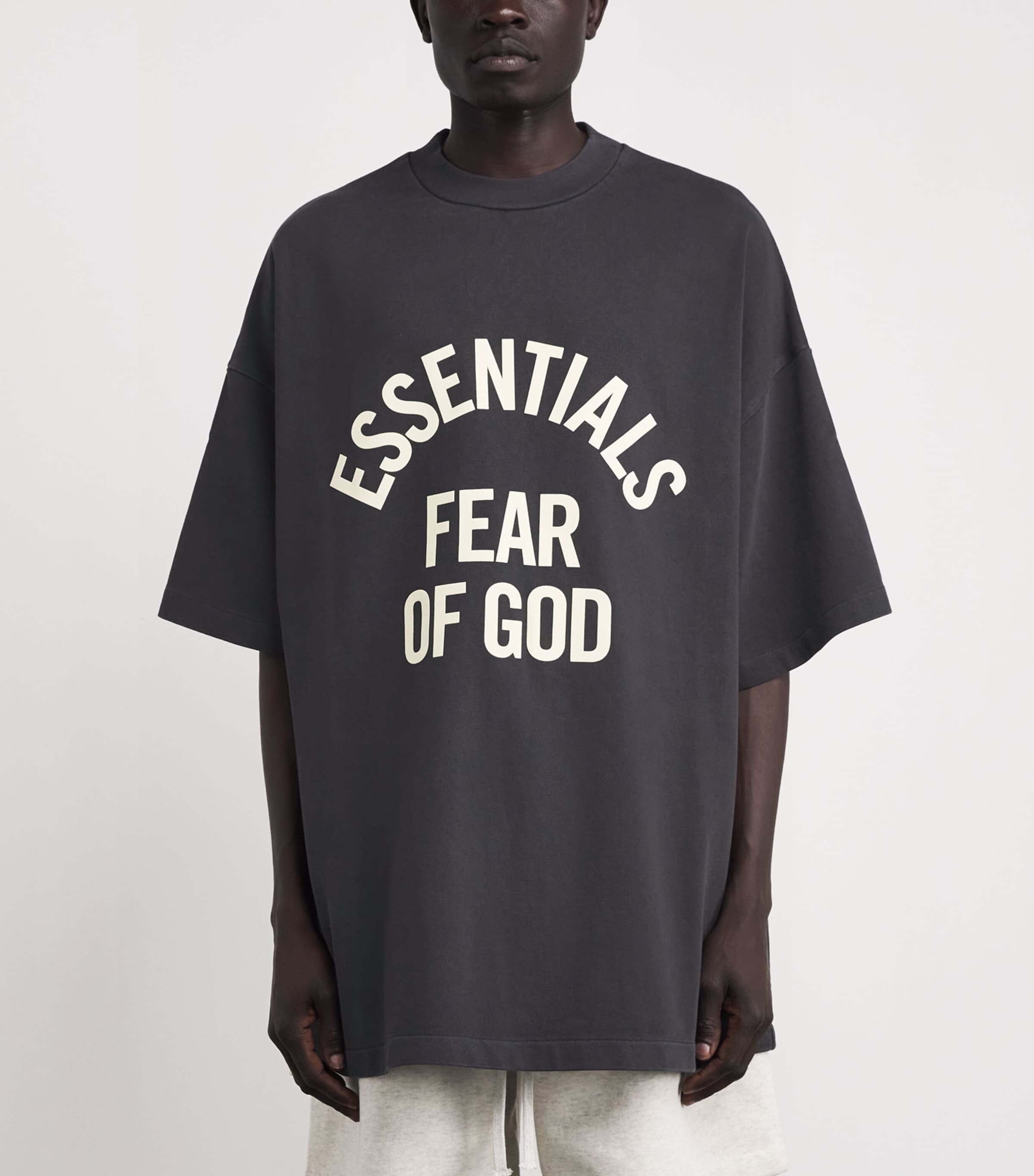 FEAR OF GOD ESSENTIALS Mens Oversized Logo Campus T-Shirt Faded Black Image 4