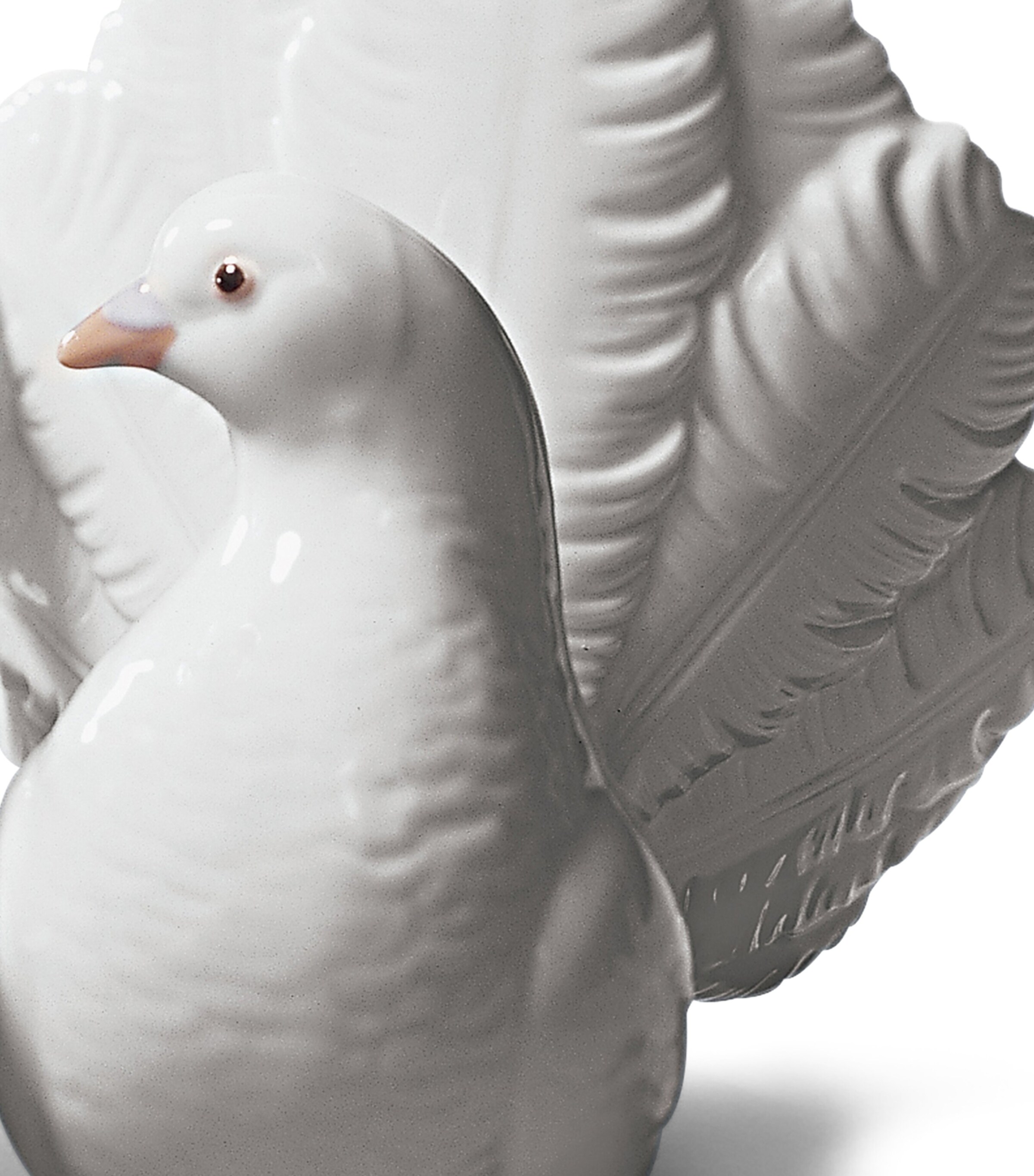 Lladró Couple of Doves Figurine White Image 3