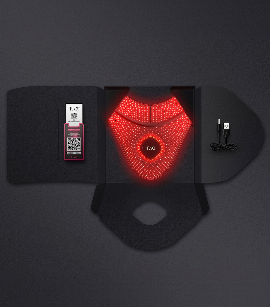 211 Anti-Ageing LED Neck & Décolleté Mask NO COLOUR Image 3