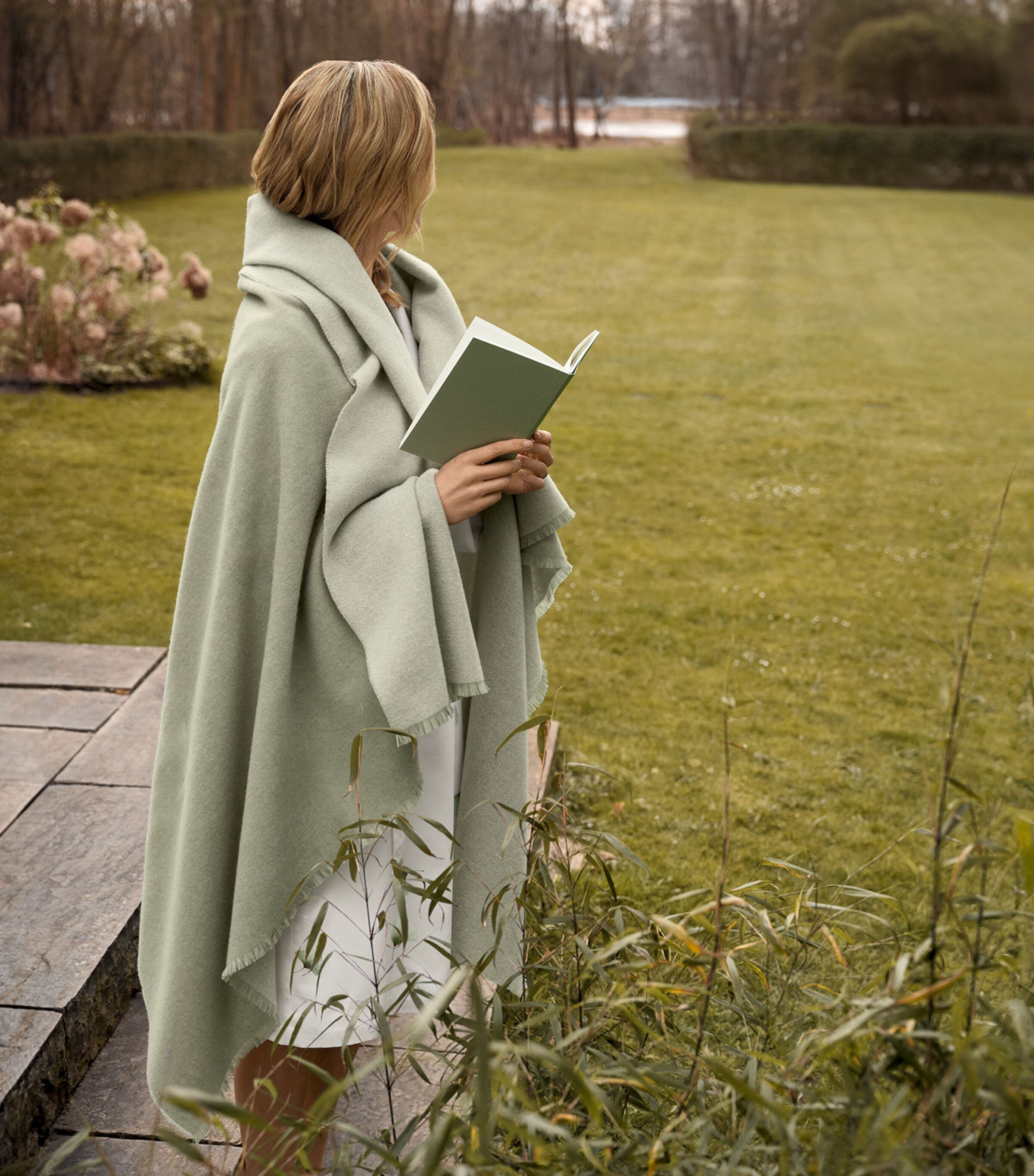 Wool-Cashmere Dina Throw (130cm x 200cm) GREEN Image 2