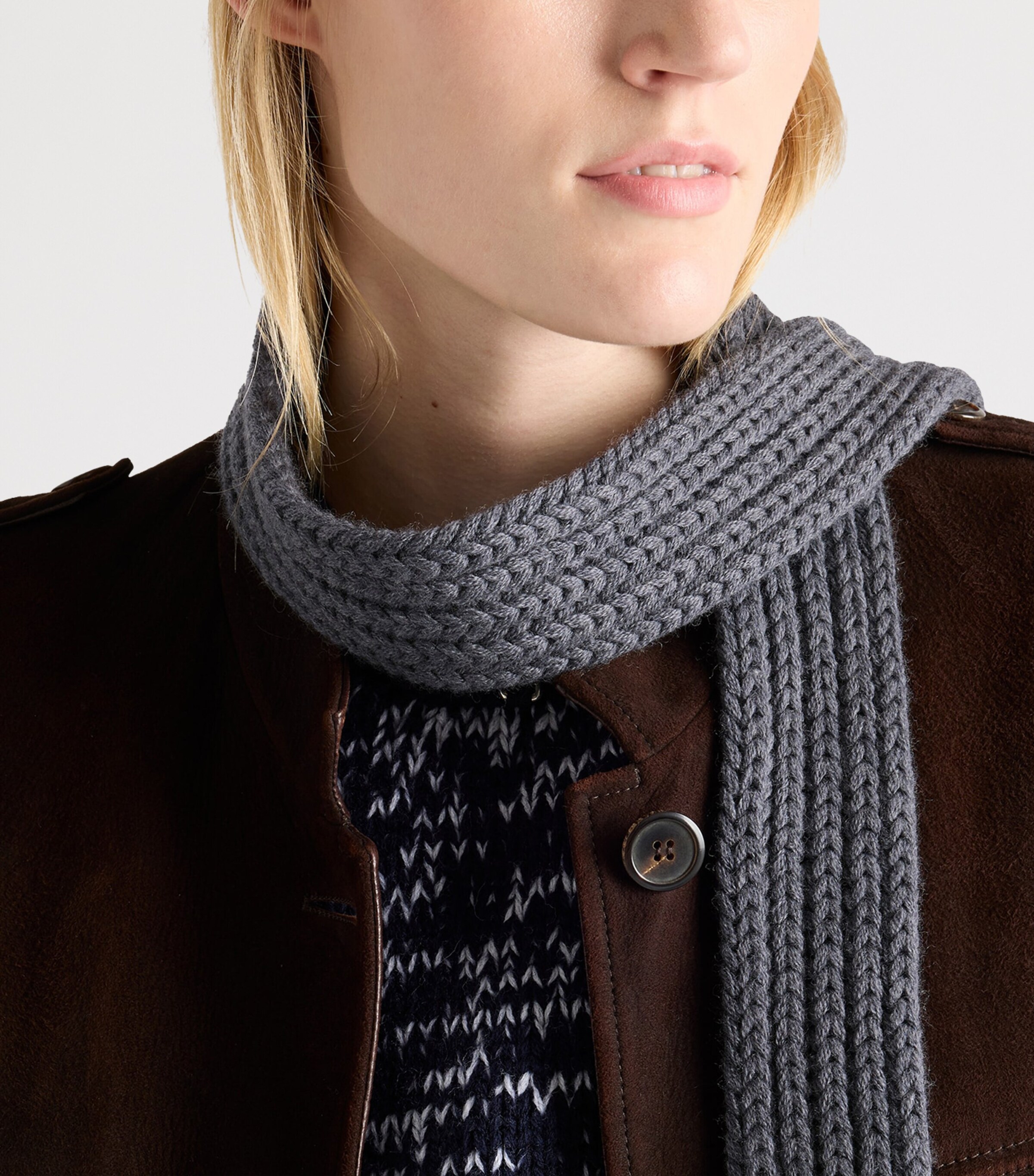 Virgin Wool Logo Scarf F0480 Image 3