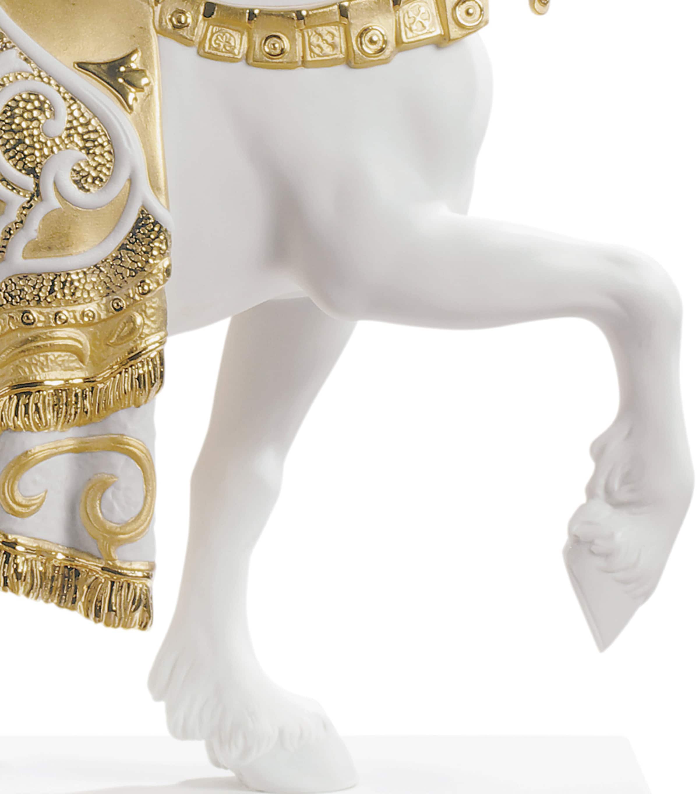 Lladró A Regal Steed Horse Figurine White & Gold Image 3