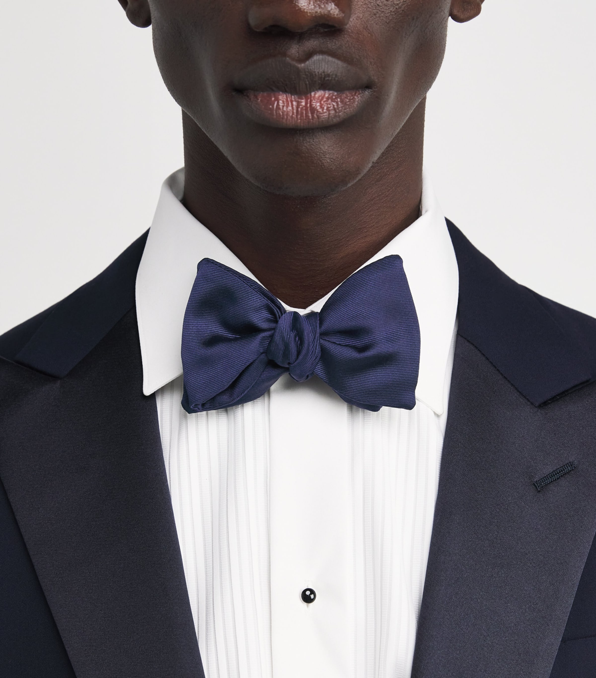 Silk Pre-Tied Bowtie 28-NVY Image 2