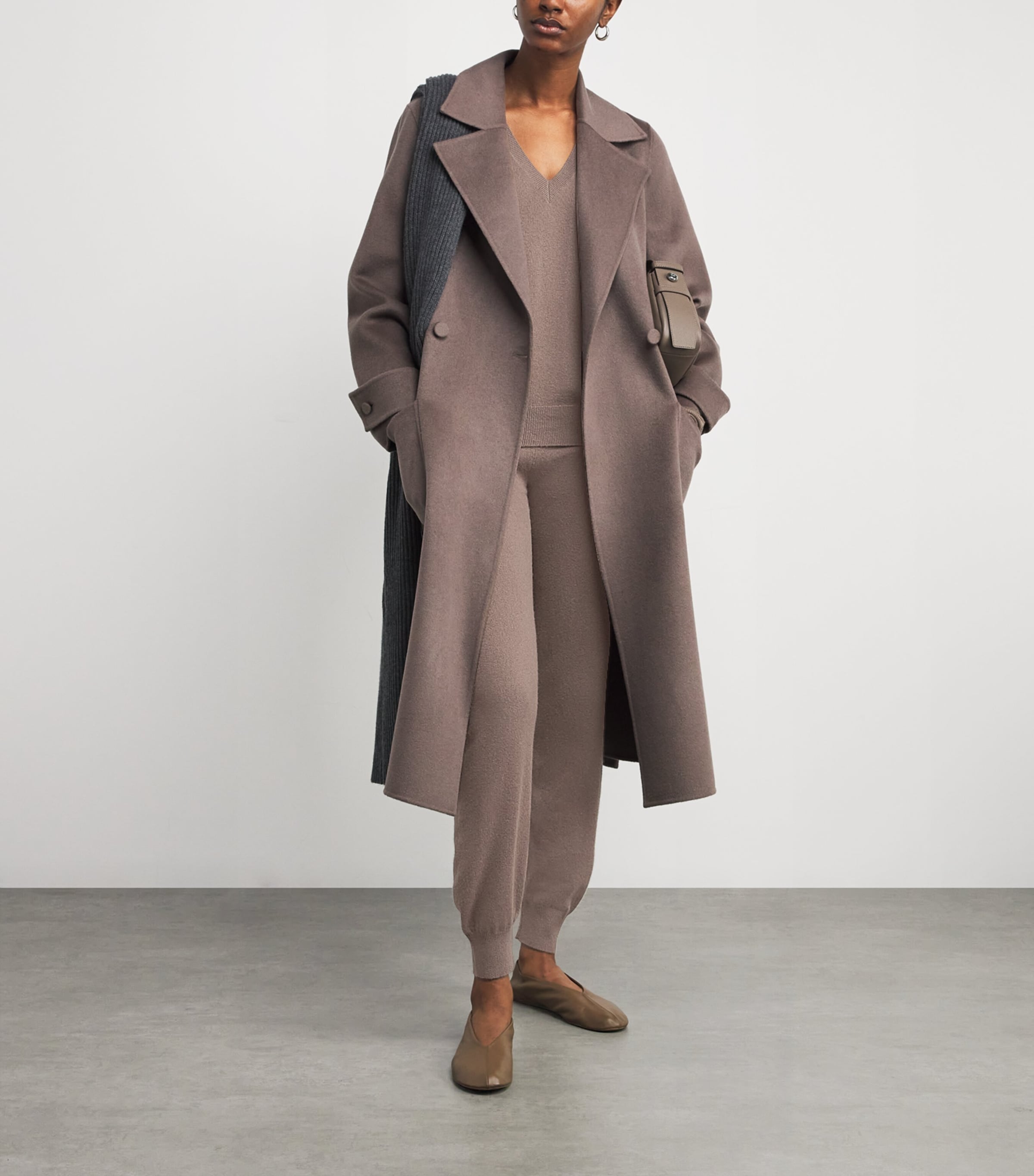 Cashmere V-Neck Sweater MUSHROOM Image 2