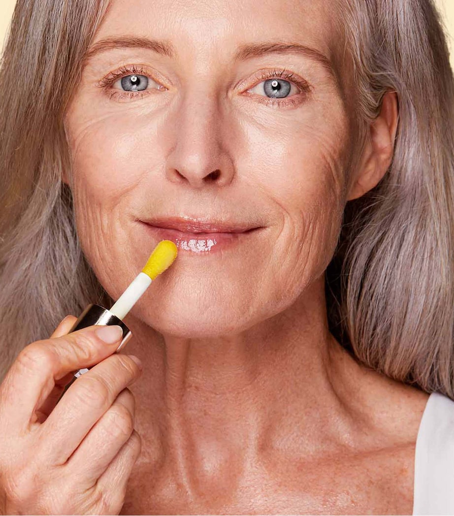 Lip Comfort Oil 01 Image 7