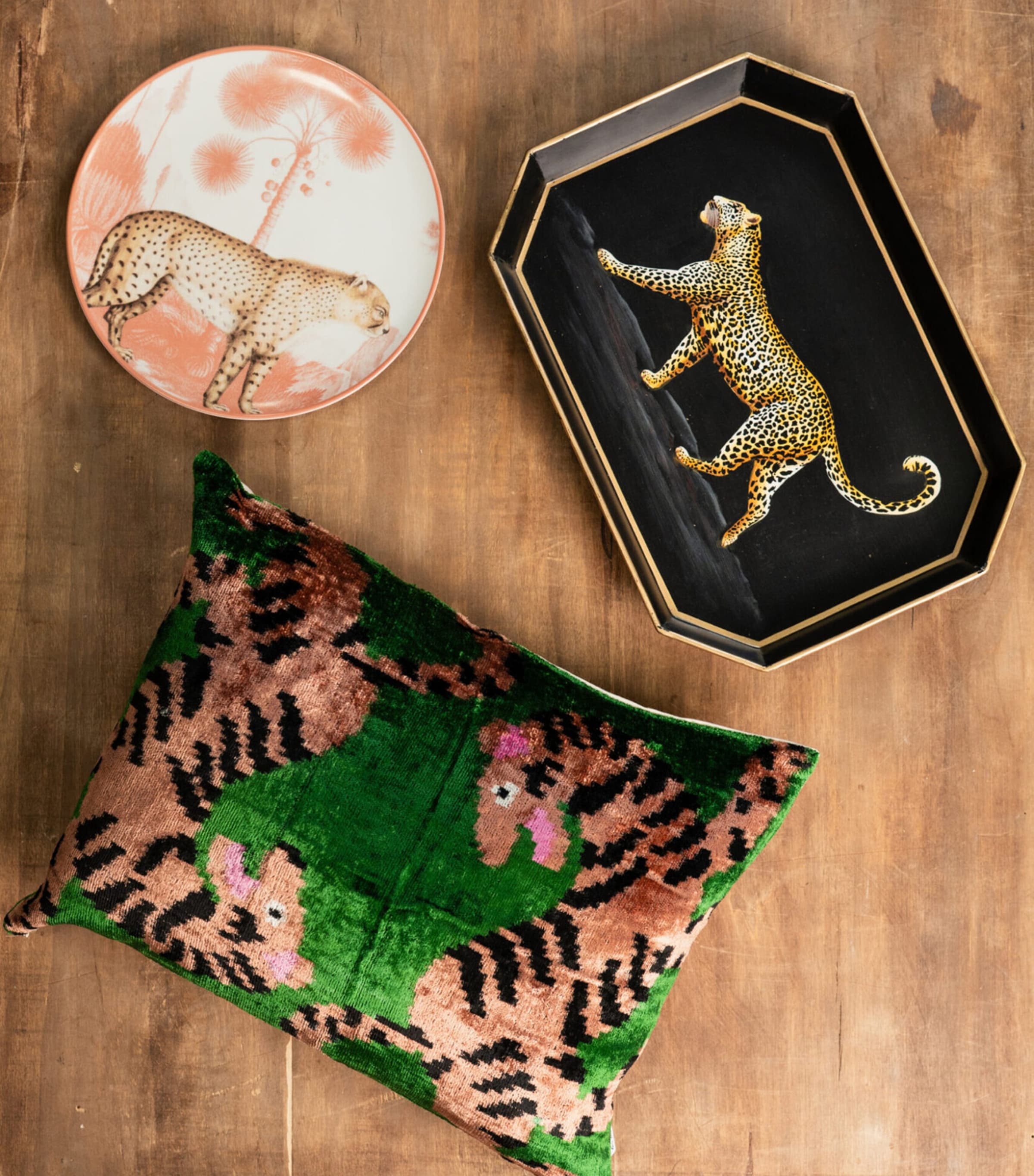 Iron Leopard Tray (43cm x 30cm) BLACK Image 3