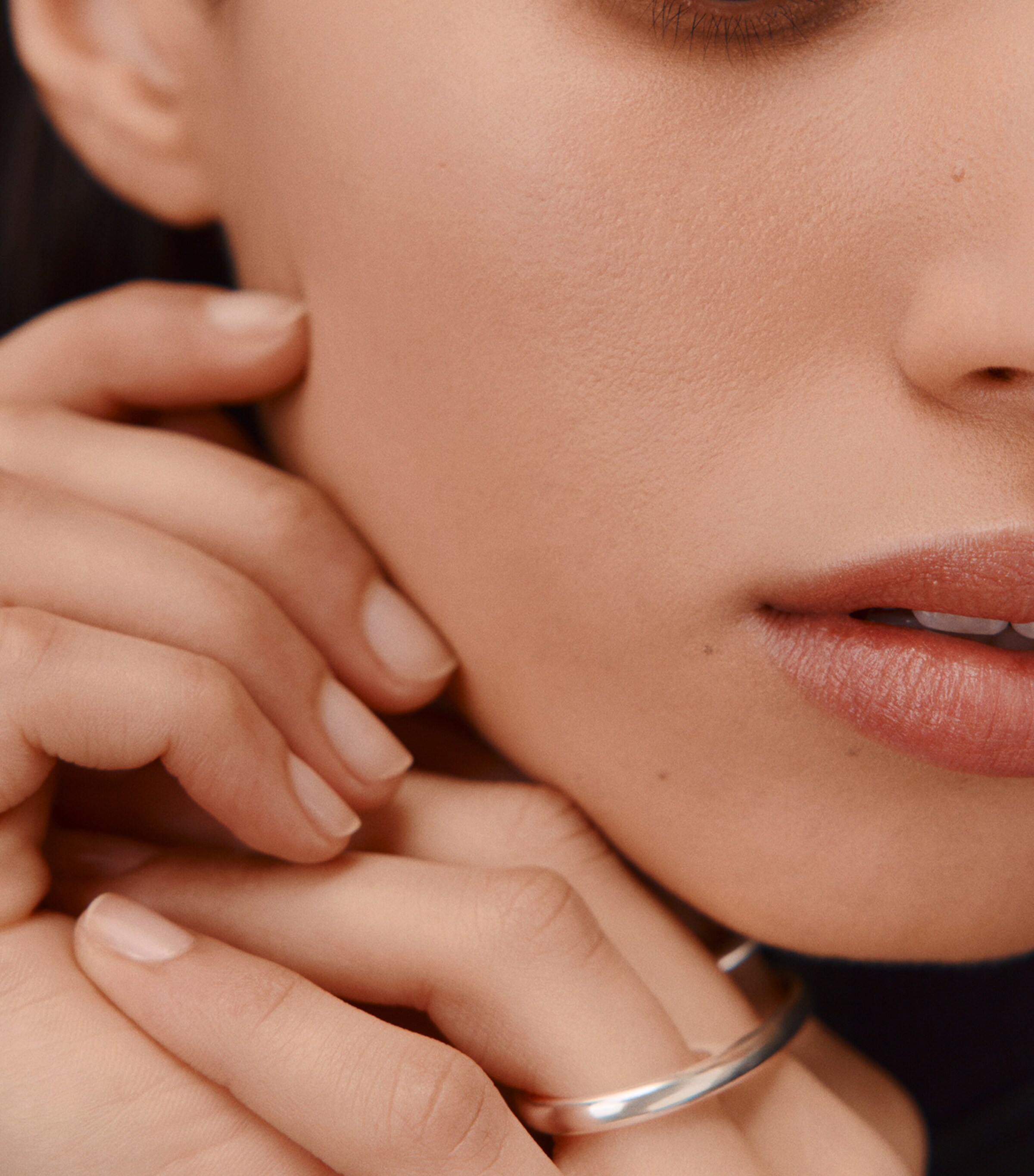 HERMÈS Plein Air Luminous Matte Skincare Foundation Sisal Image 10