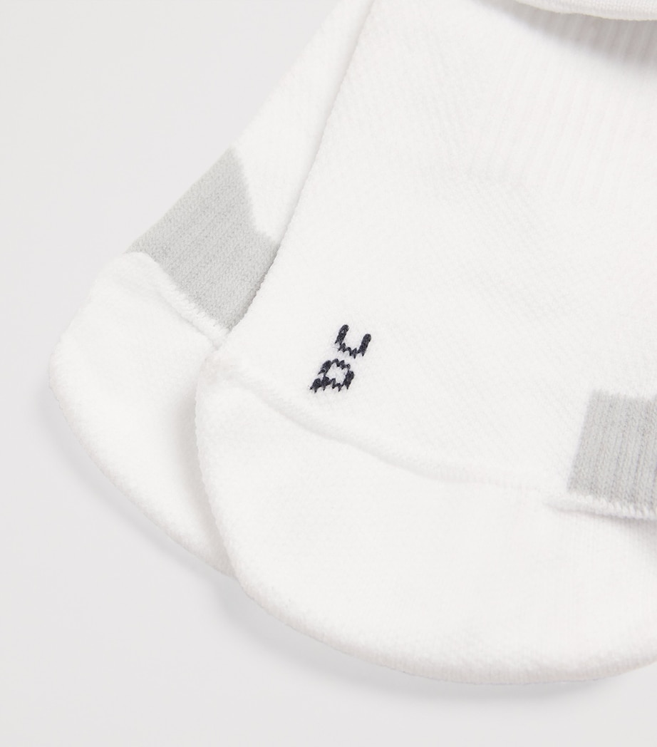 On Womens Performance Run Low Socks White / Glacier Image 2